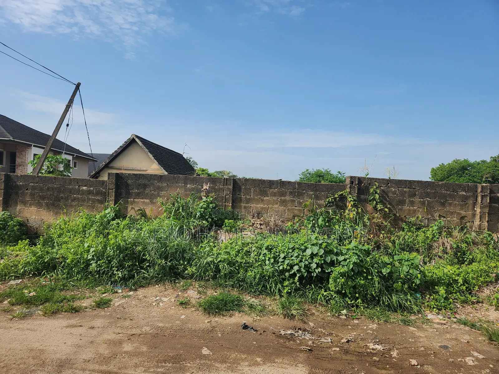 1000m2 Fenced Land Near Oba Adeshida Gate, Iyaganku Gra