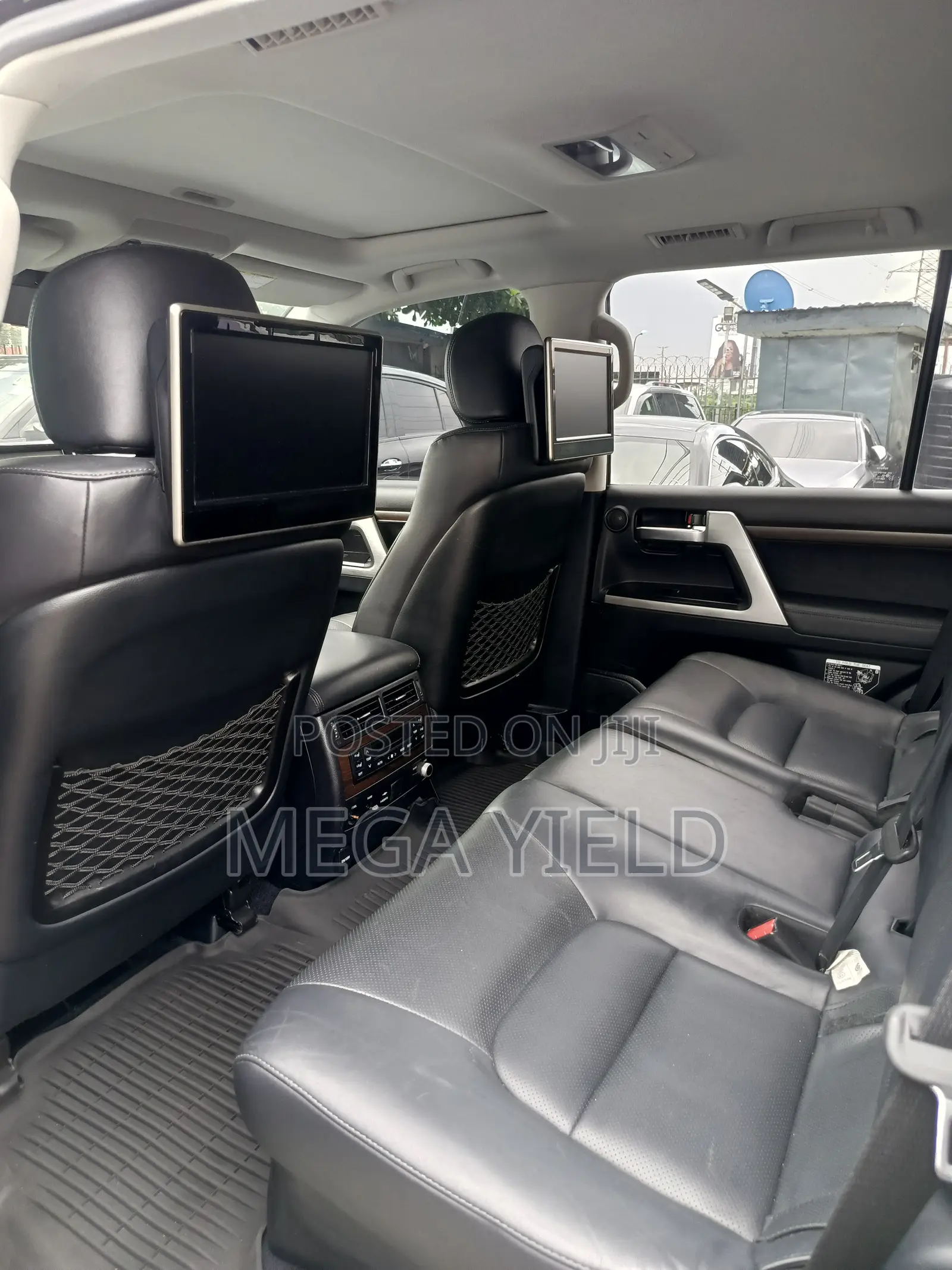 Toyota Land Cruiser 4.6 V8 VXR 2016 Black