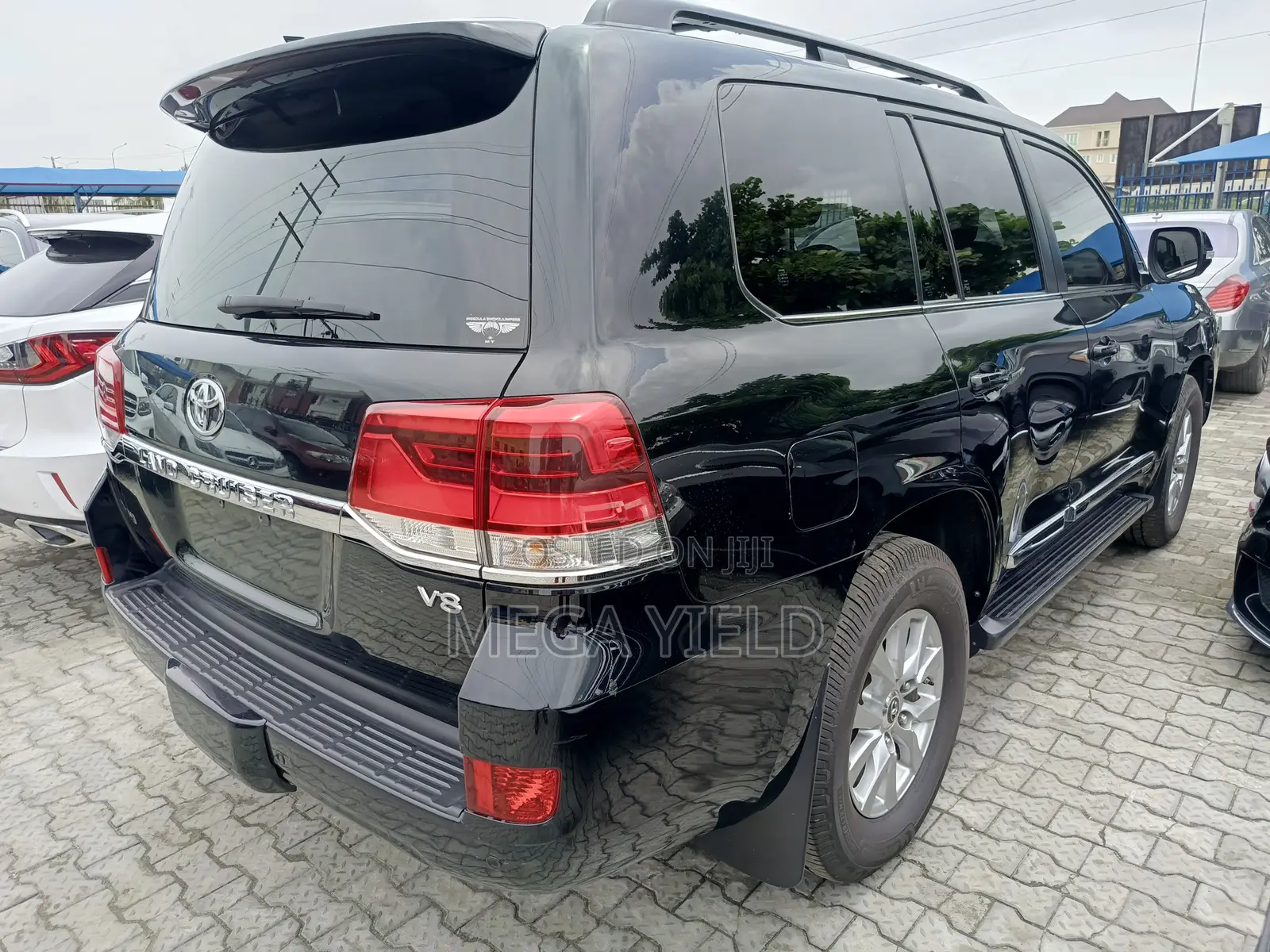 Toyota Land Cruiser 4.6 V8 VXR 2016 Black