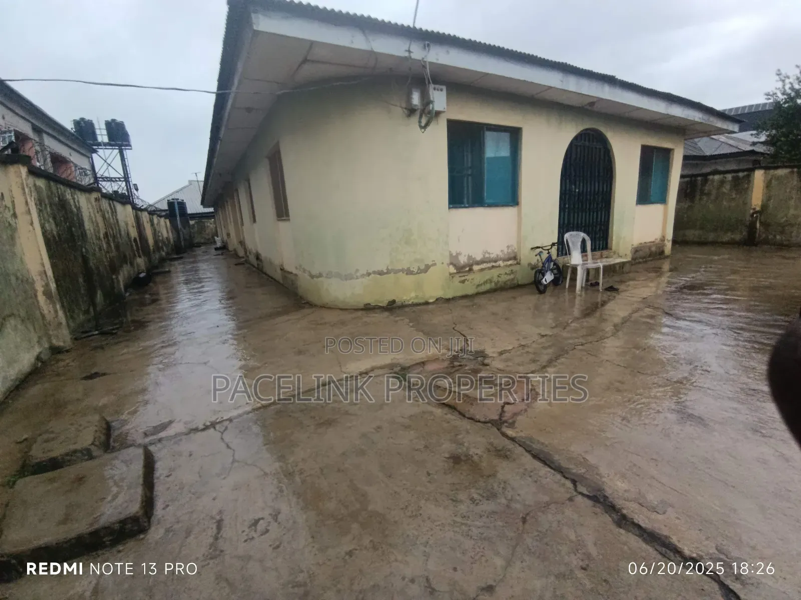6bdrm Block of Flats in New London Estate, Baruwa for sale