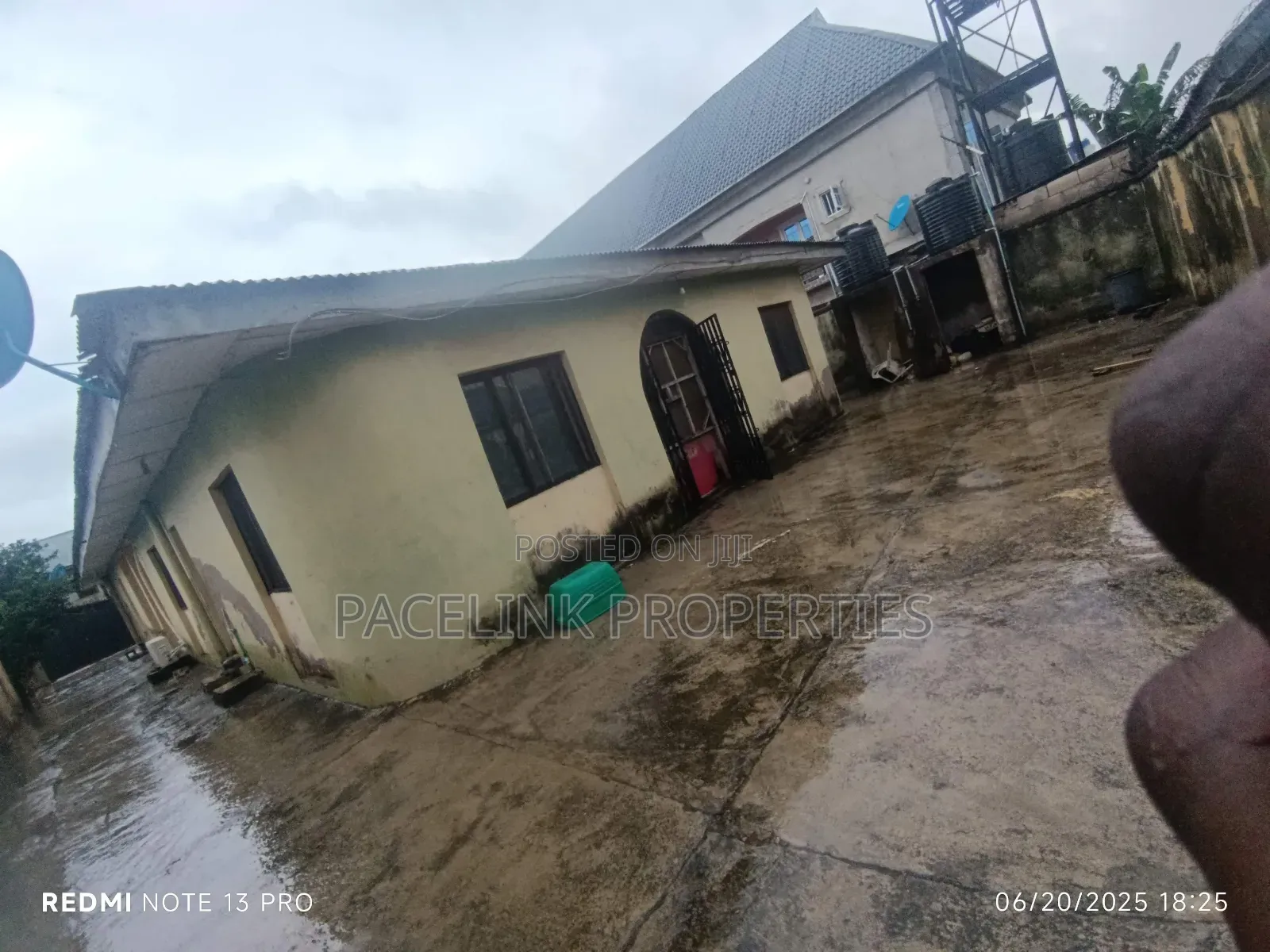 6bdrm Block of Flats in New London Estate, Baruwa for sale