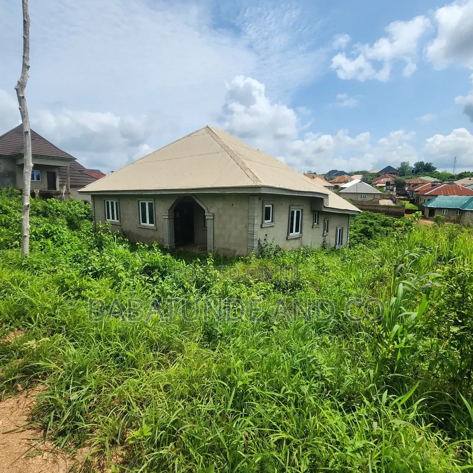 3bdrm Bungalow in Ologuneru for sale