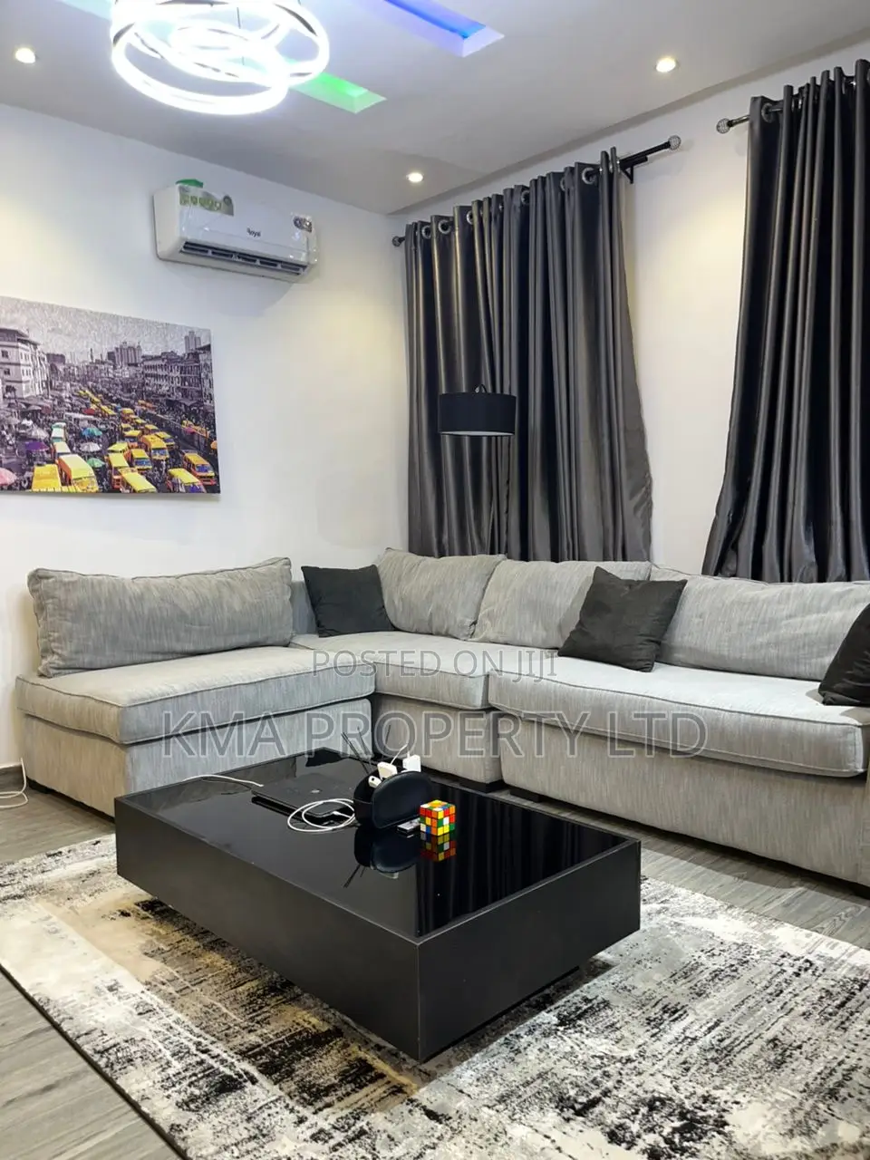 Luxurious 1 Bedroom Apartment With Pool and Ps5