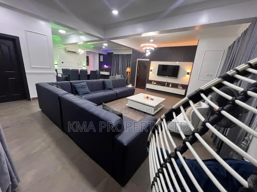 Luxurious 5 Bedroom Sea View Apartment With Pool and Snooker
