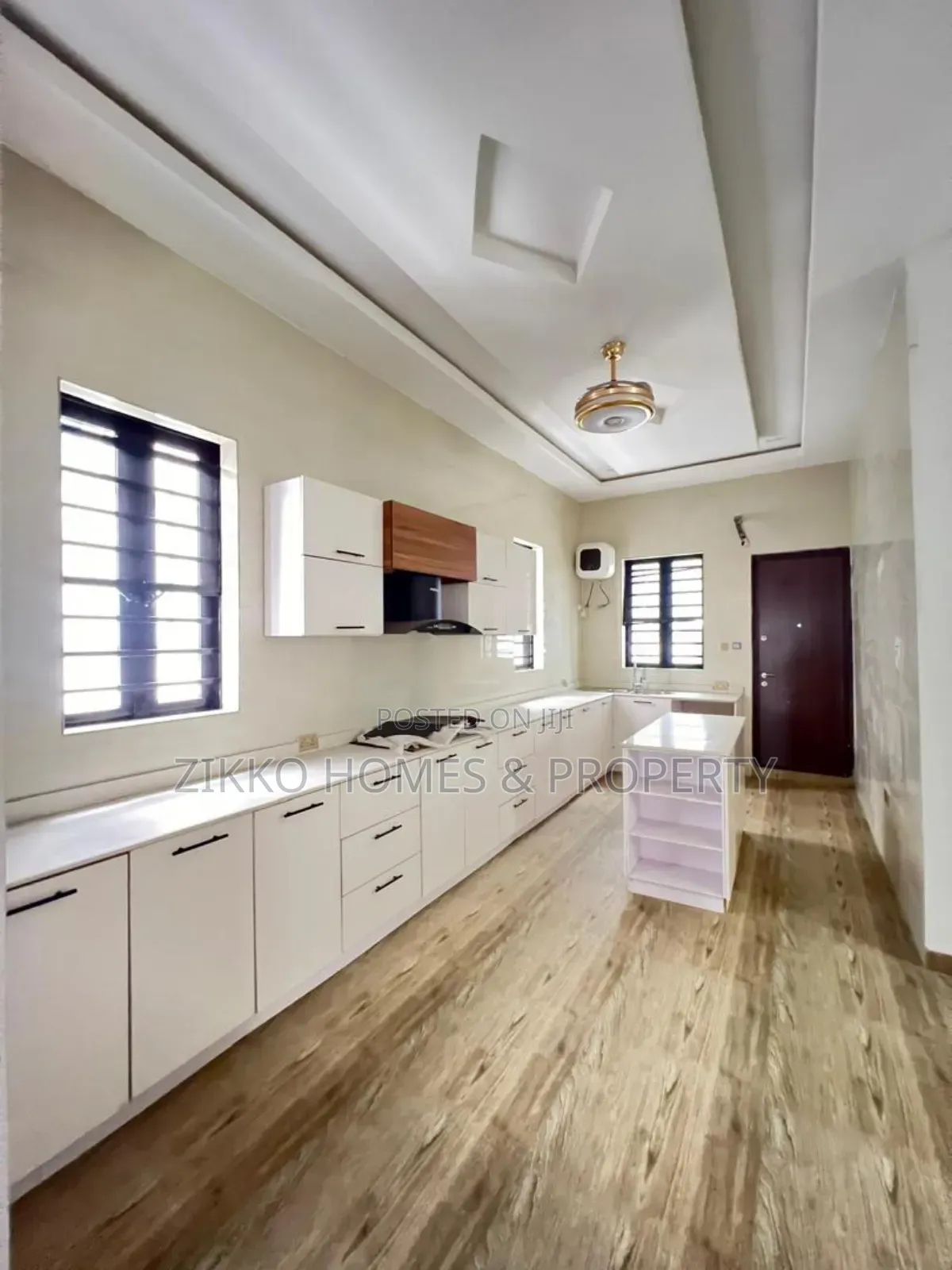 5bdrm Duplex in Ologolo, Lekki for sale