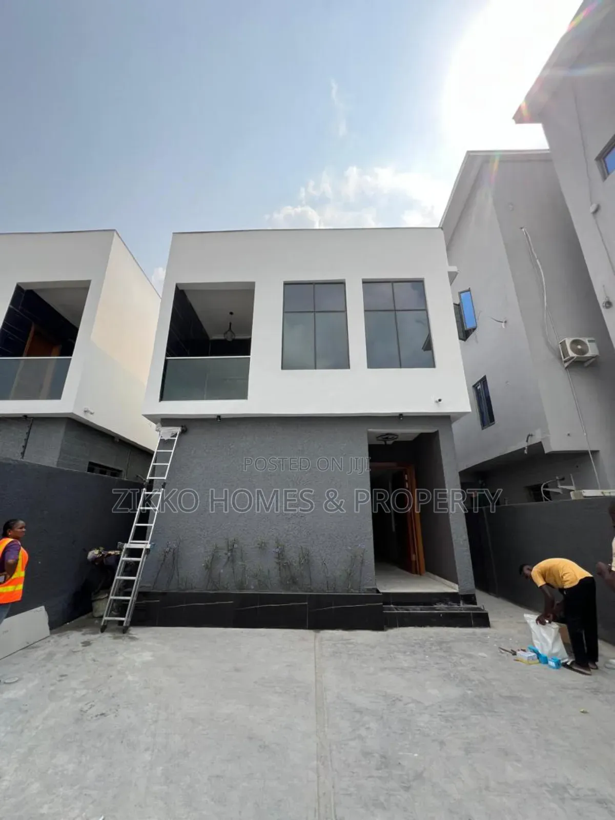 5bdrm Duplex in Ologolo, Lekki for sale