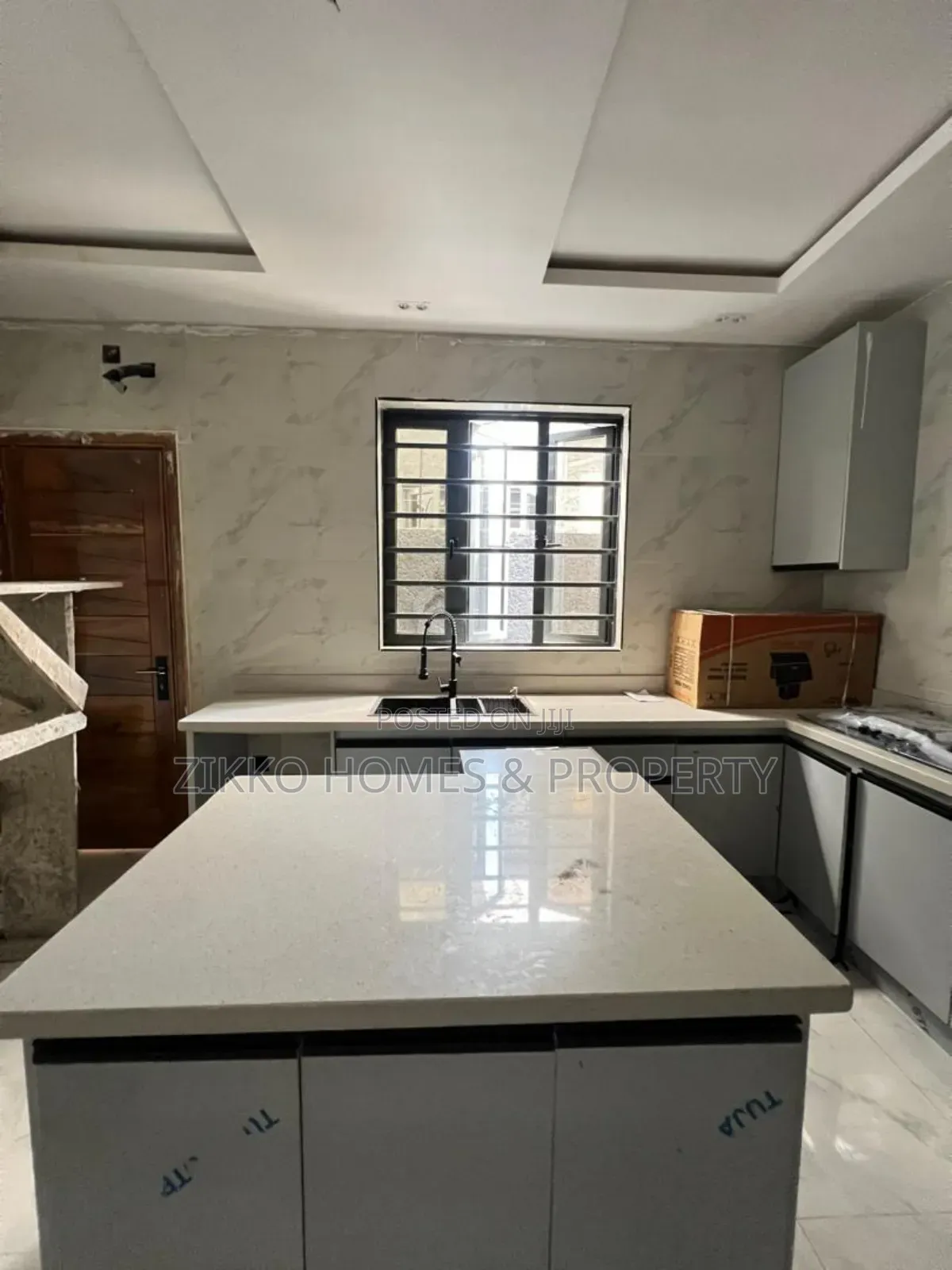 5bdrm Duplex in Ologolo, Lekki for sale