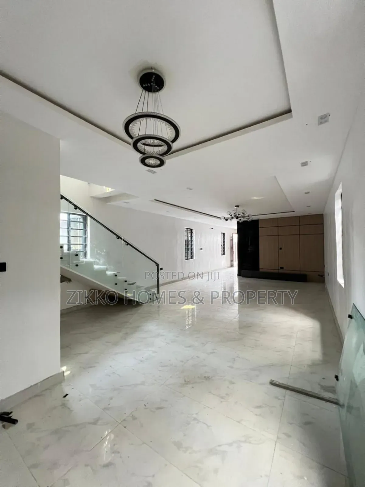5bdrm Duplex in Ologolo, Lekki for sale