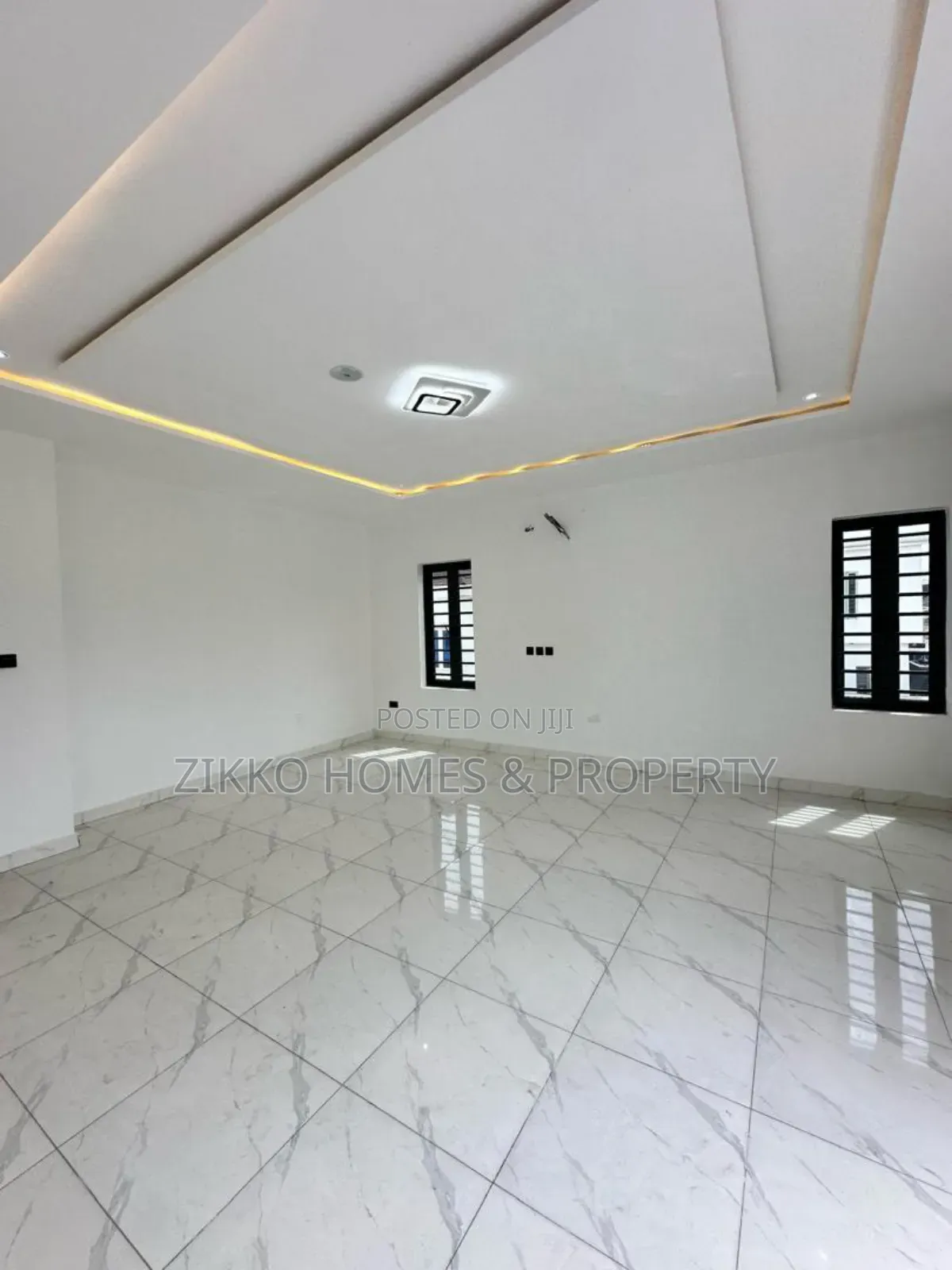 5bdrm Duplex in Ologolo, Lekki for sale