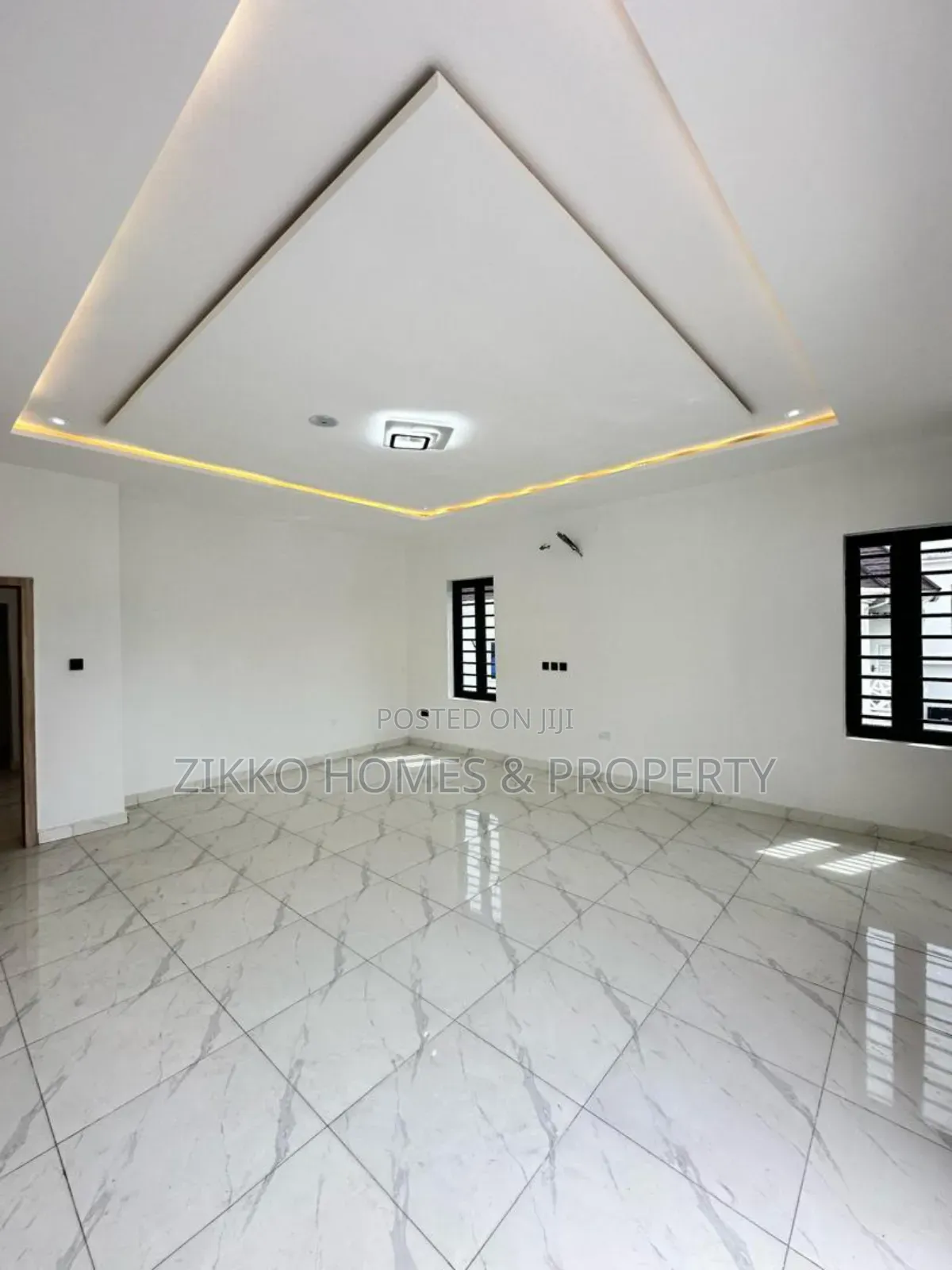 5bdrm Duplex in Ologolo, Lekki for sale