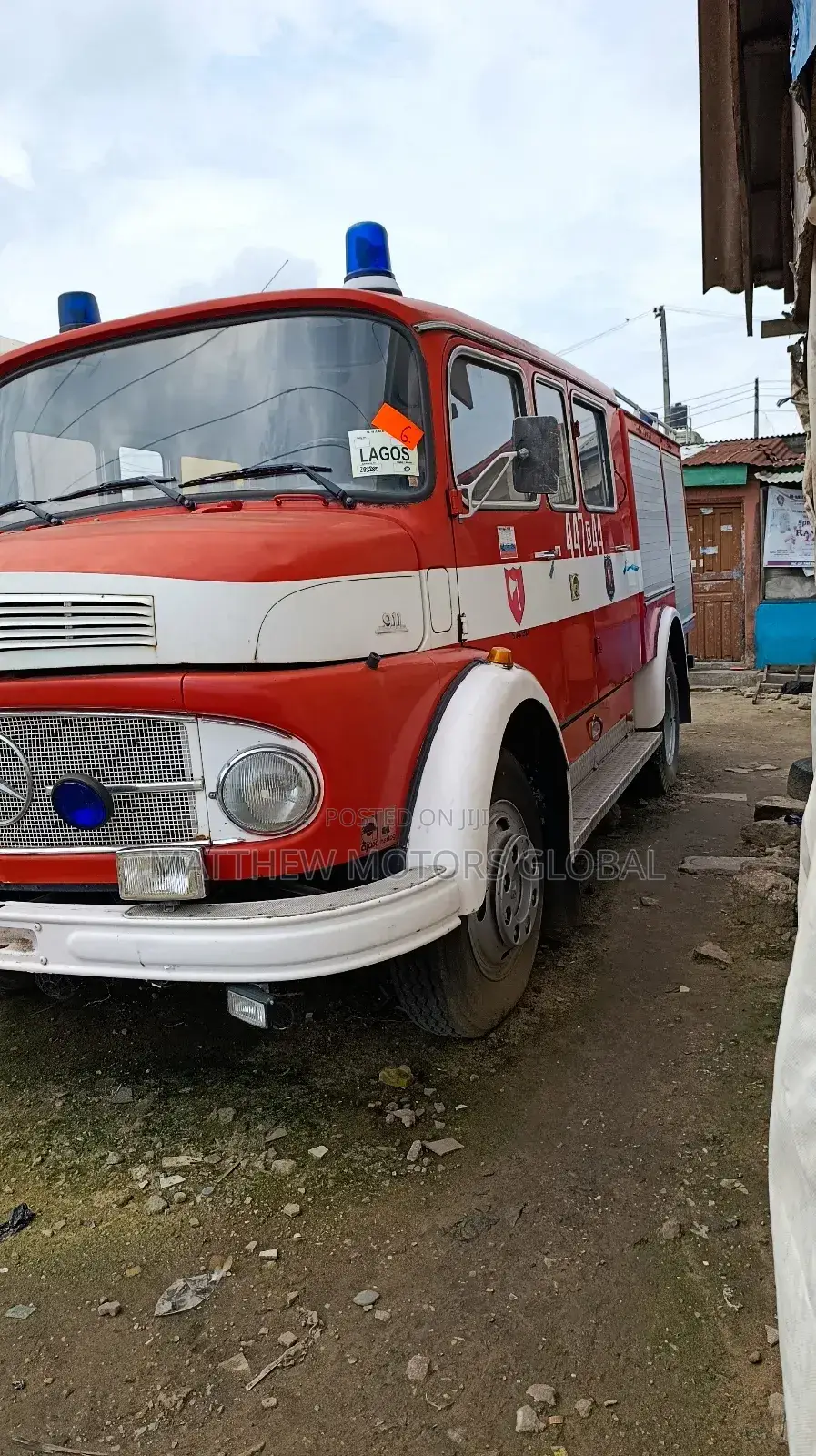 Clean Foreign Used Mercedes Benz 911 Truck
