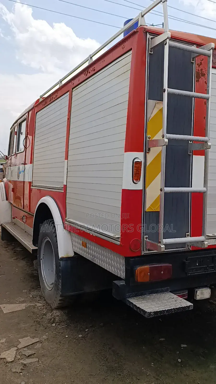 Clean Foreign Used Mercedes Benz 911 Truck