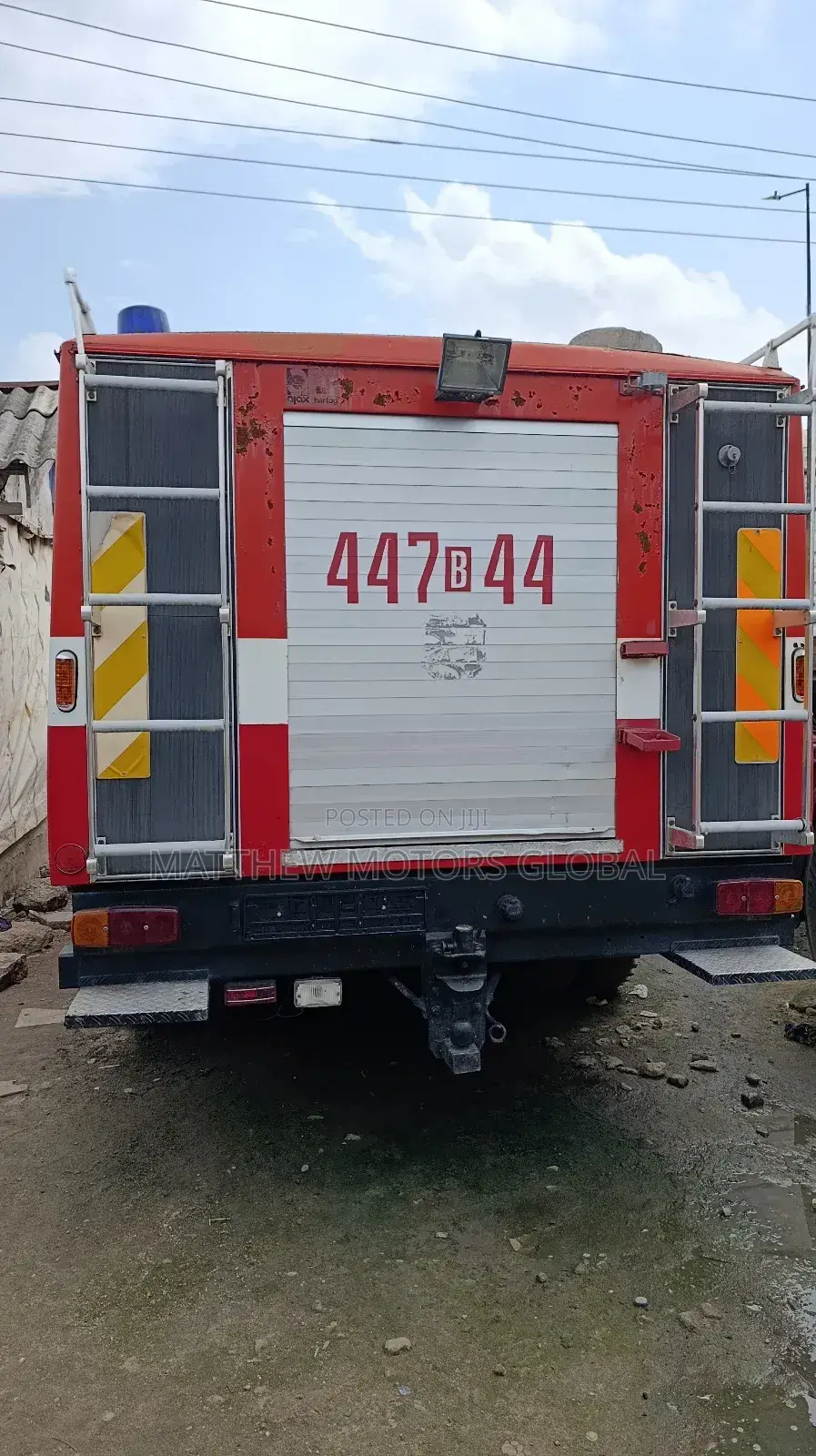 Clean Foreign Used Mercedes Benz 911 Truck