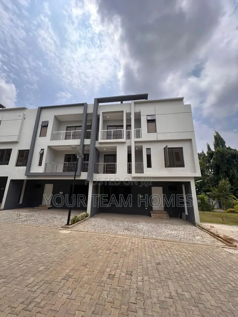 4bdrm Townhouse / Terrace in Asokore, Asokoro for rent