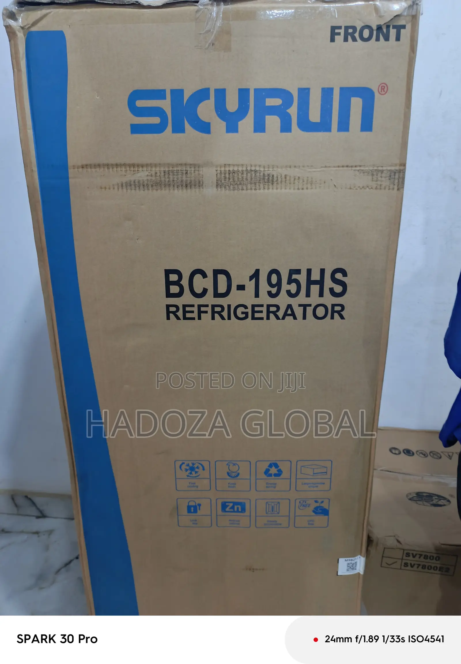 Large Capacity Skyrun Refrigerator - Dual Compartment 195 L