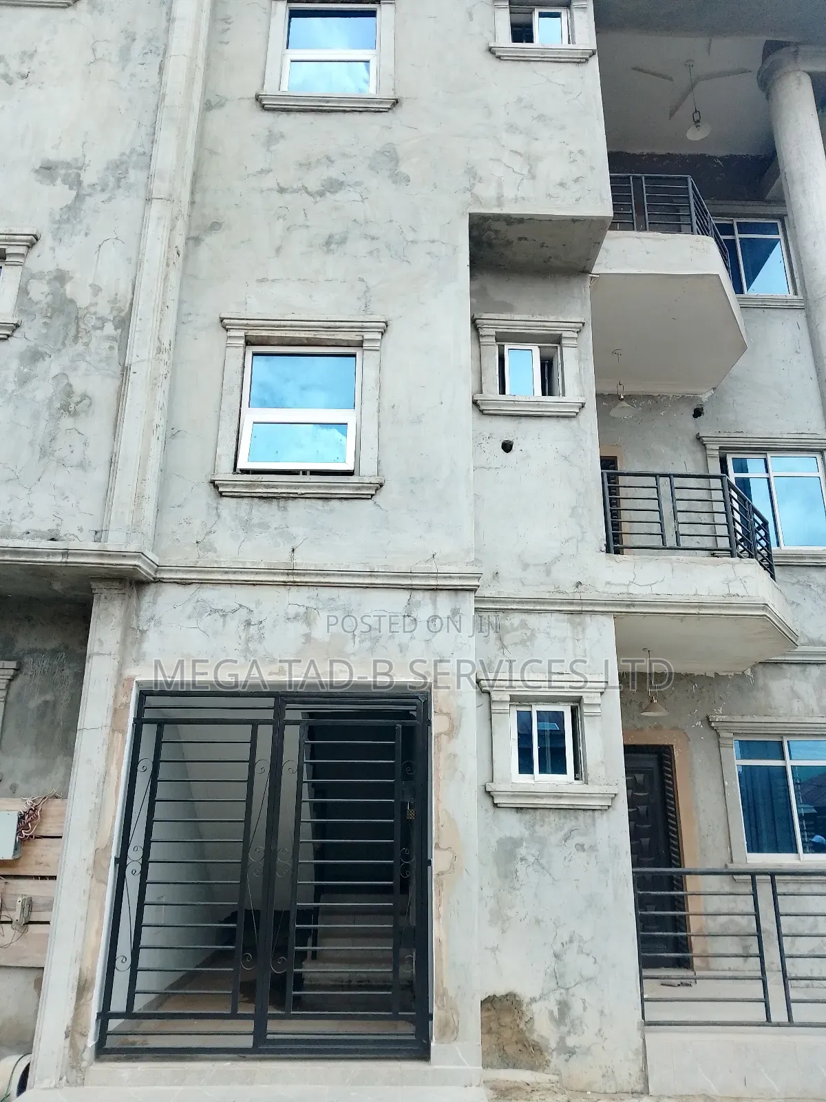 3bdrm Block of Flats in Makogi Estate, Berger for rent