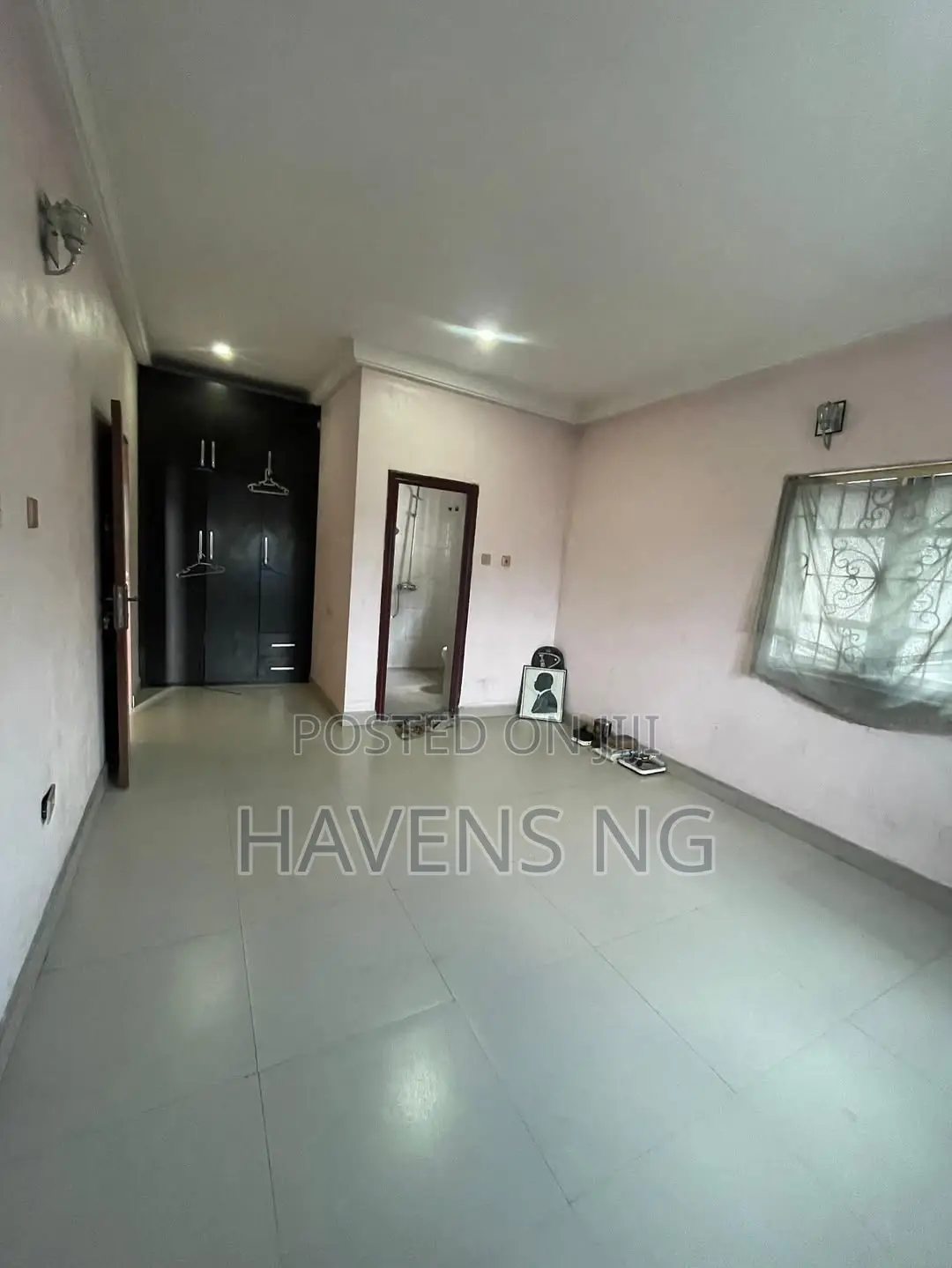 4bdrm Duplex in Shell Location for sale