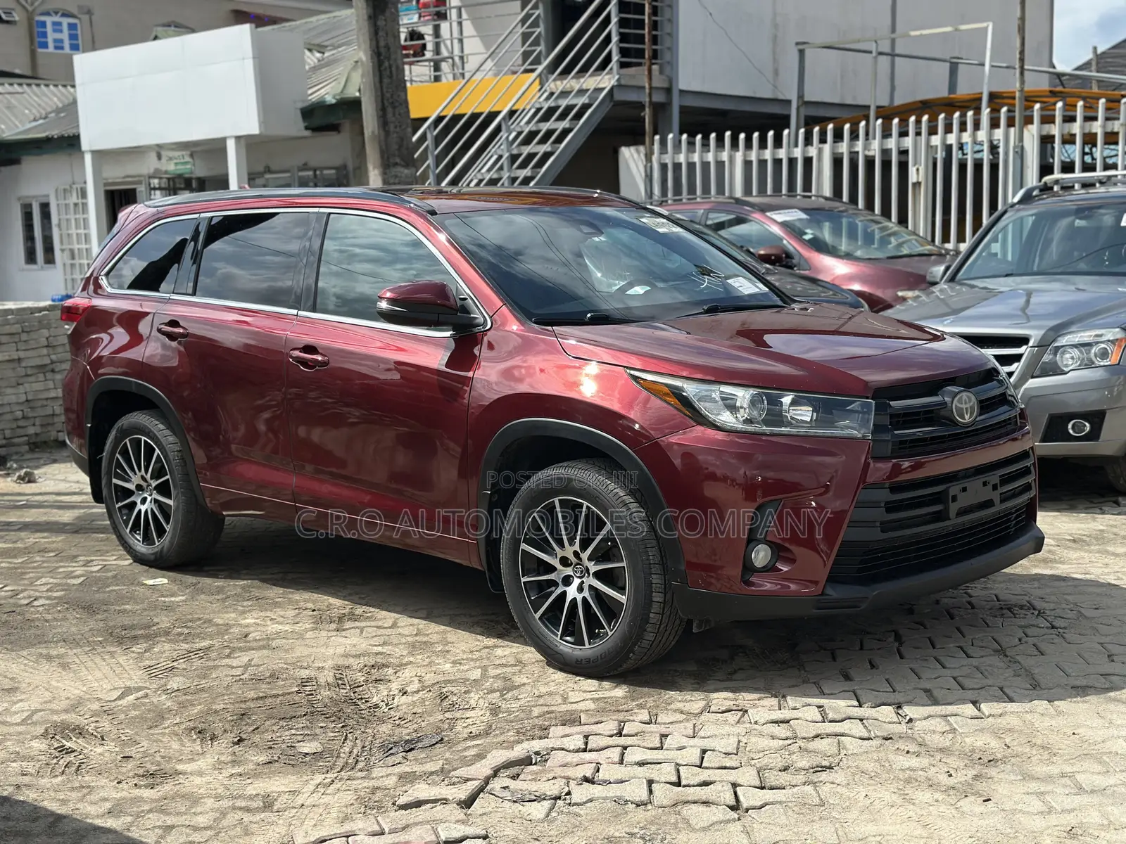 Toyota Highlander SE 4x2 V6 (3.5L 6cyl 8A) 2018 Red