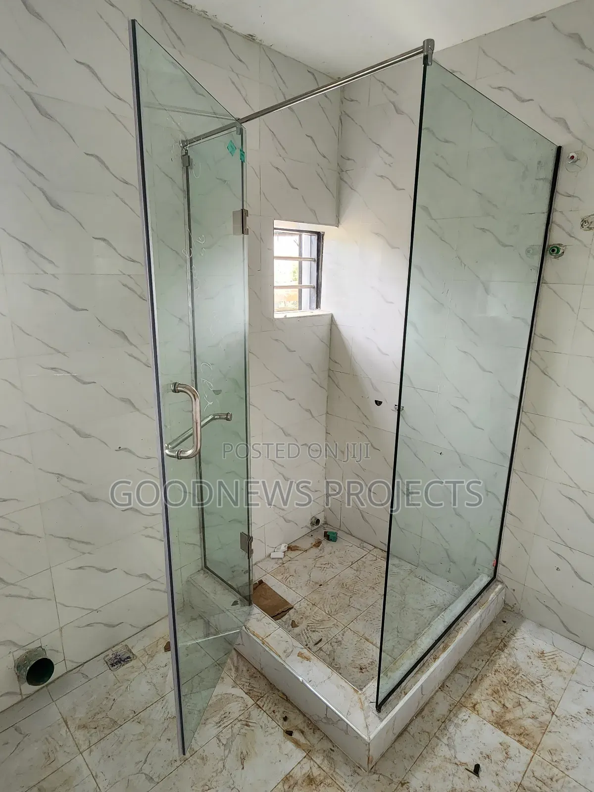 Plain Hinged Glass Cubicle