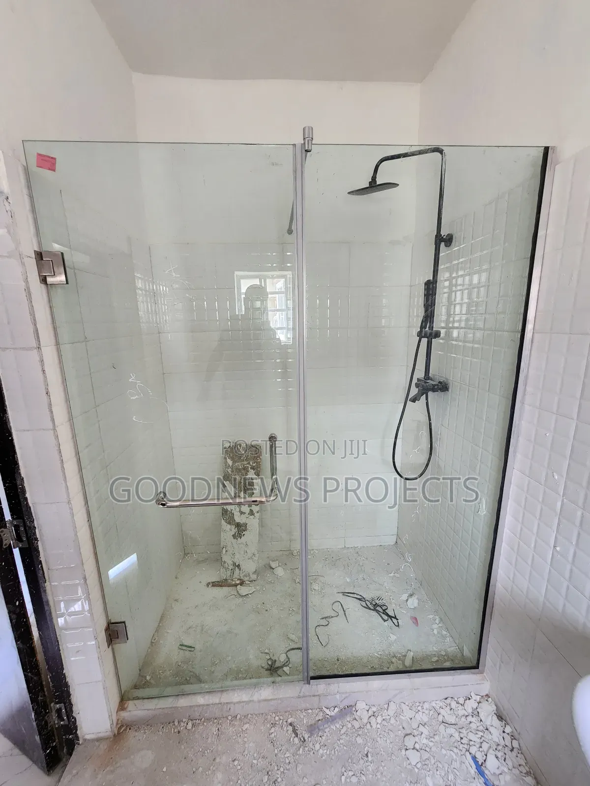 Strong Hinged Glass Shower Glass
