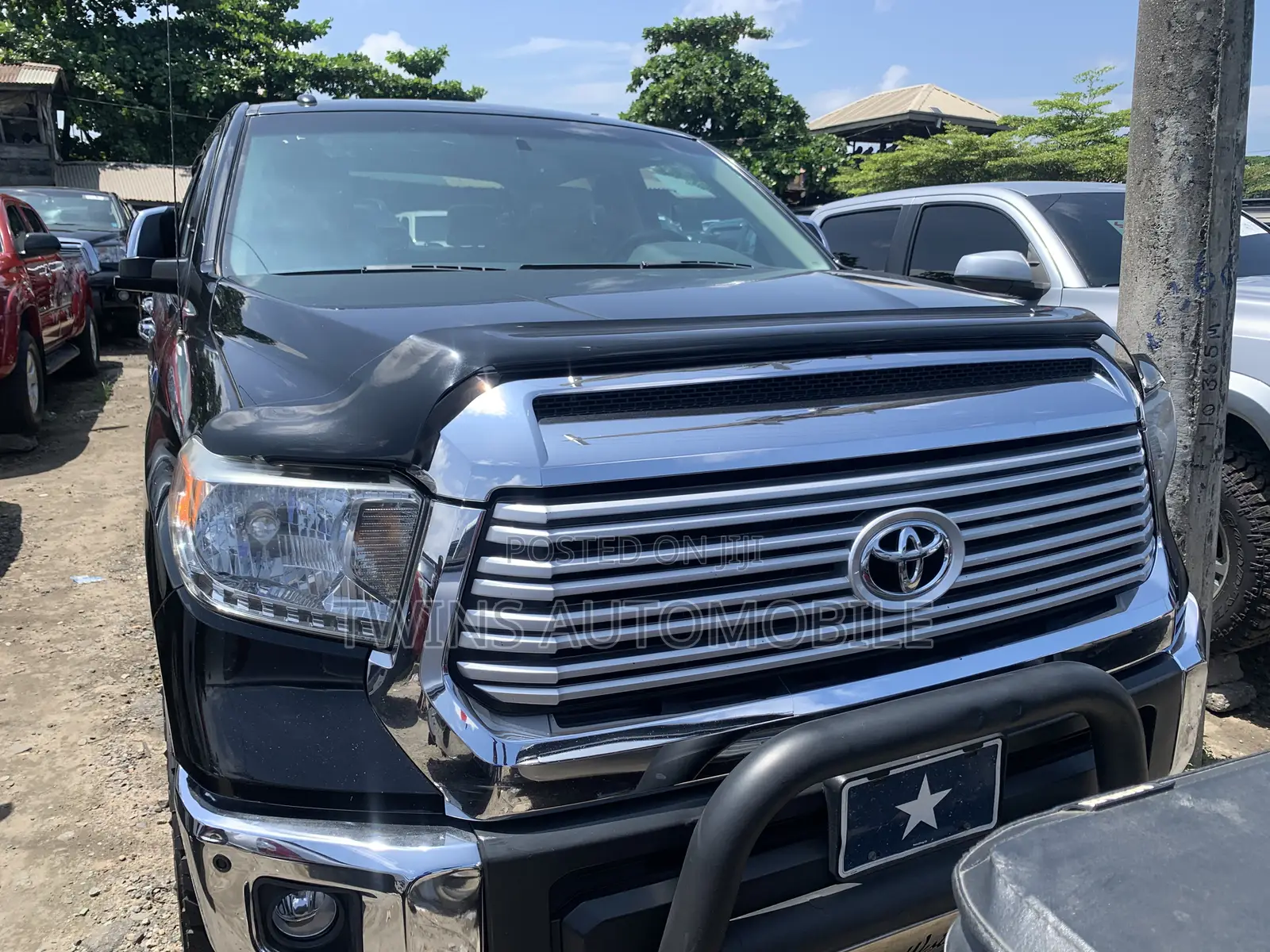 Toyota Tundra Limited 5.7L V8 4x4 Double Cab 6.6 ft. box 145.7 in. WB