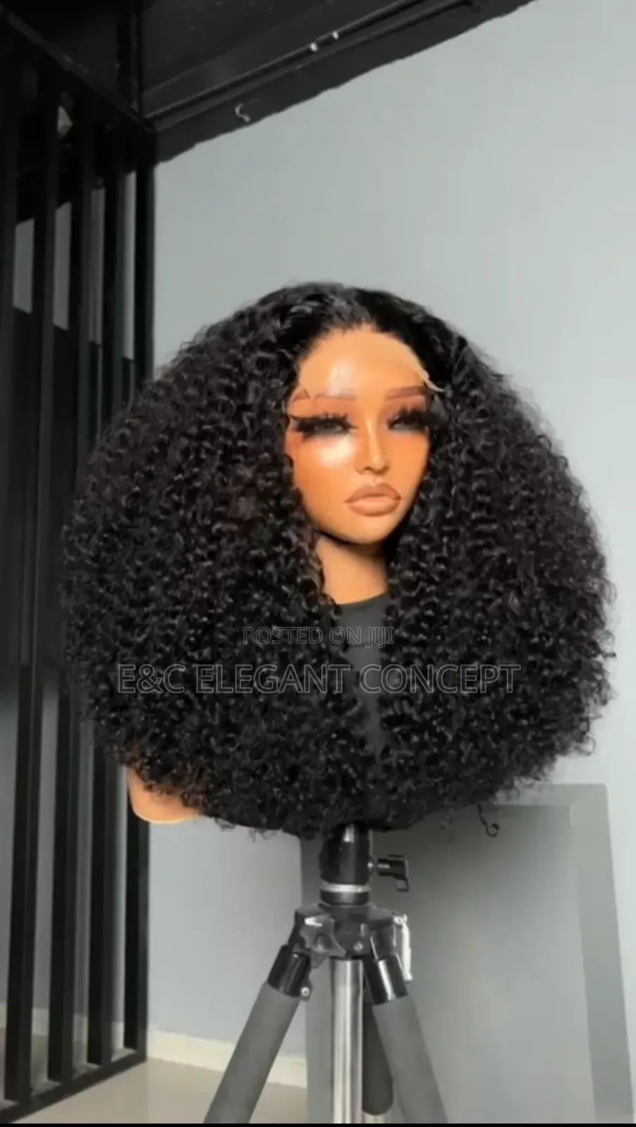 Super Double Drawn Pixie Curl