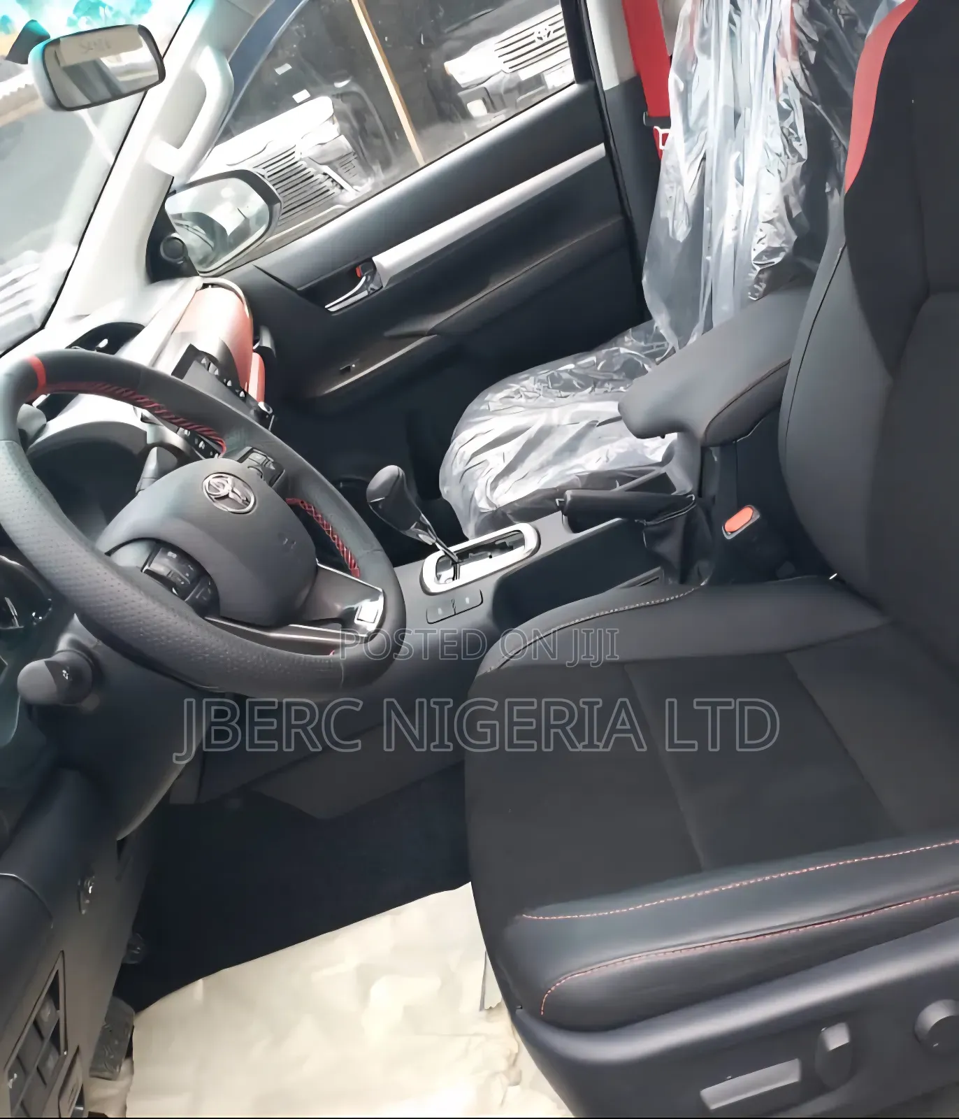 New Toyota Hilux 2025 Black