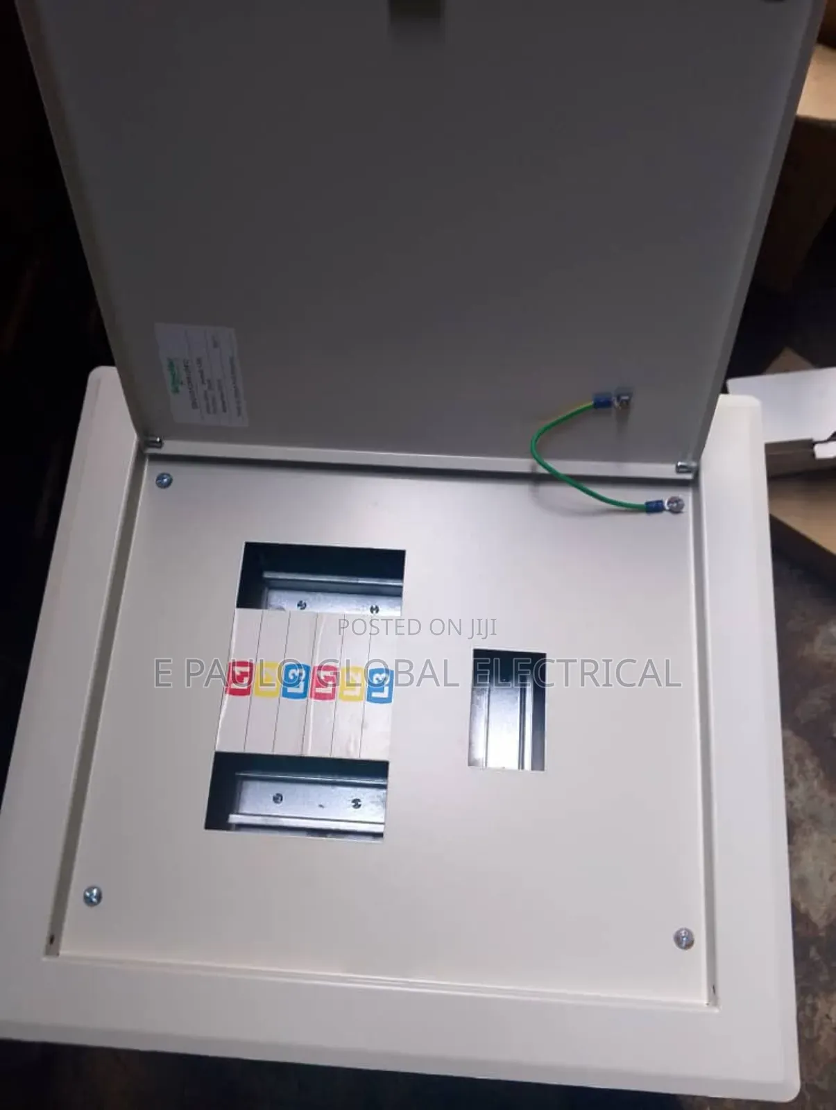 D4 3phase Shyneder Distribution Board
