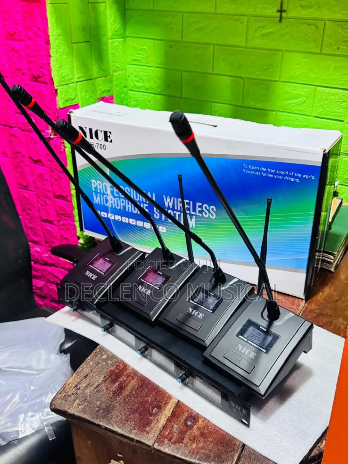 4 in 1 Professional Conference Wireless Microphone