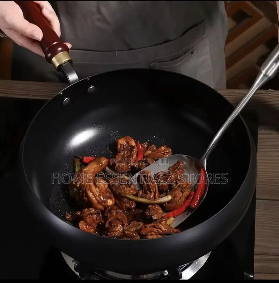 Wok Frying Pan With Wooden Lid