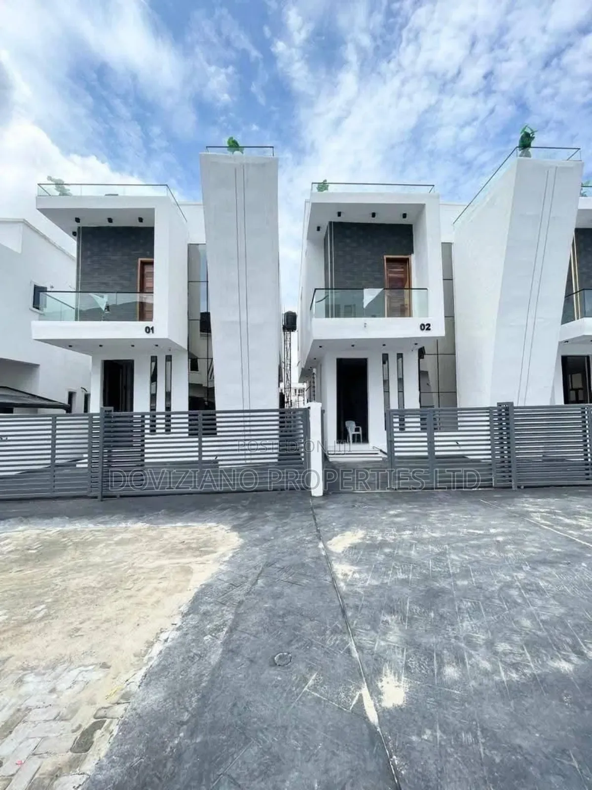 4bdrm Duplex in Ikota for sale
