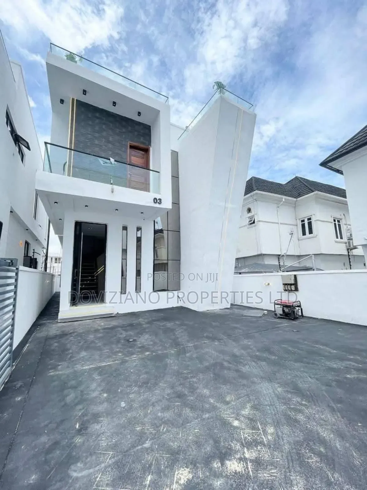 4bdrm Duplex in Ikota for sale