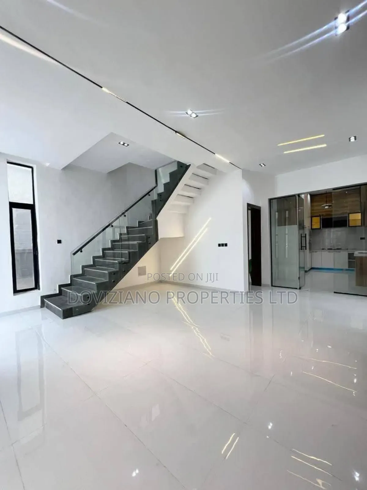 4bdrm Duplex in Ikota for sale
