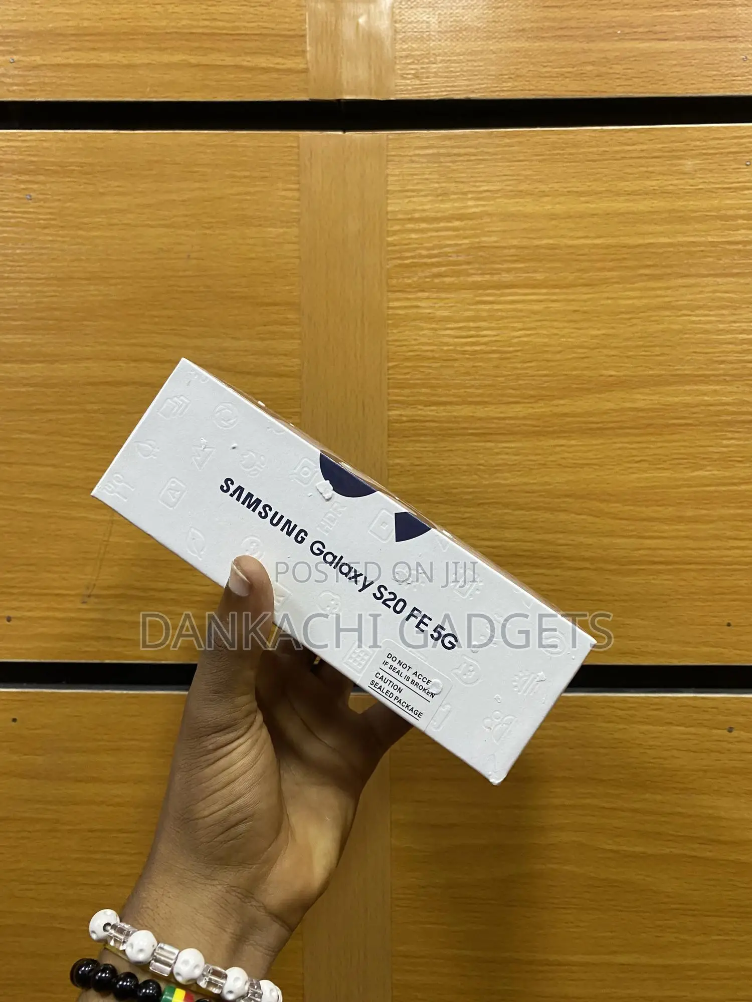 New Samsung Galaxy S20 FE 5G SD865 128 GB Black