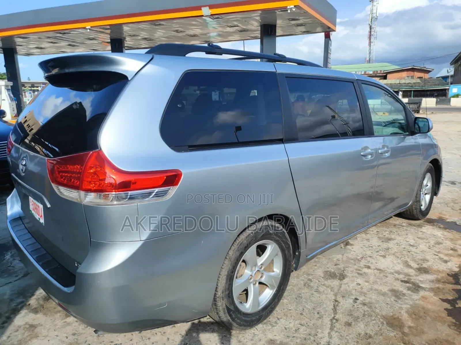 Toyota Sienna LE AWD 7-Passenger 2013 Silver