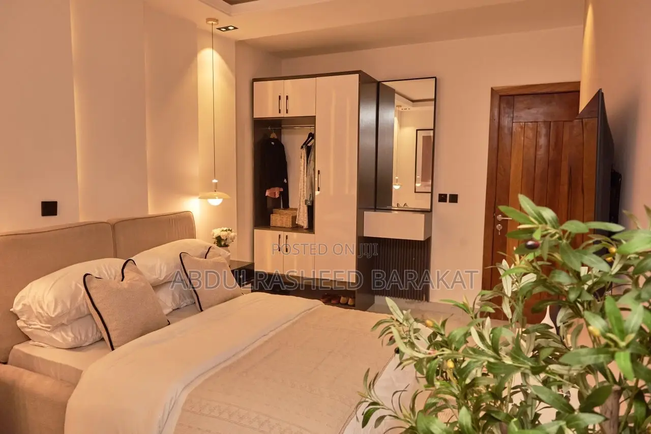 Luxury Two Bedroom Apartment With Bathub Pool and Ps5