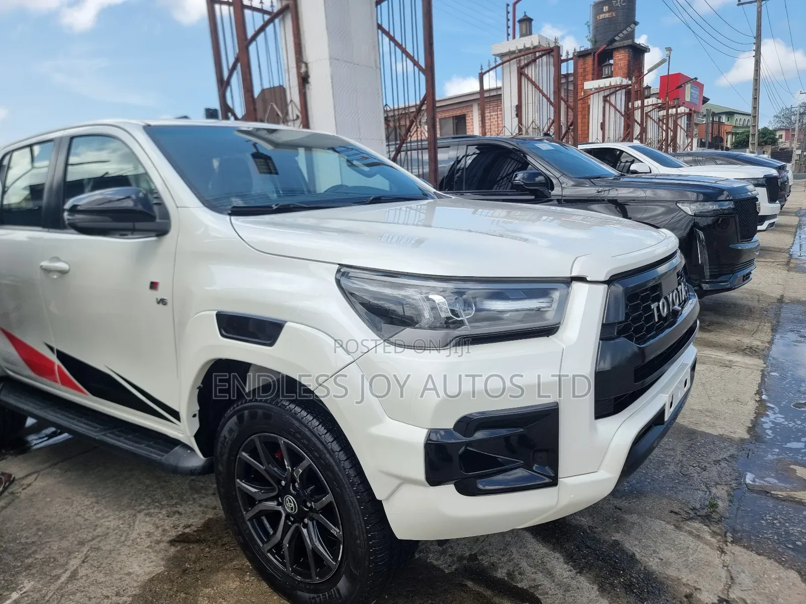 New Toyota Hilux 2022 White