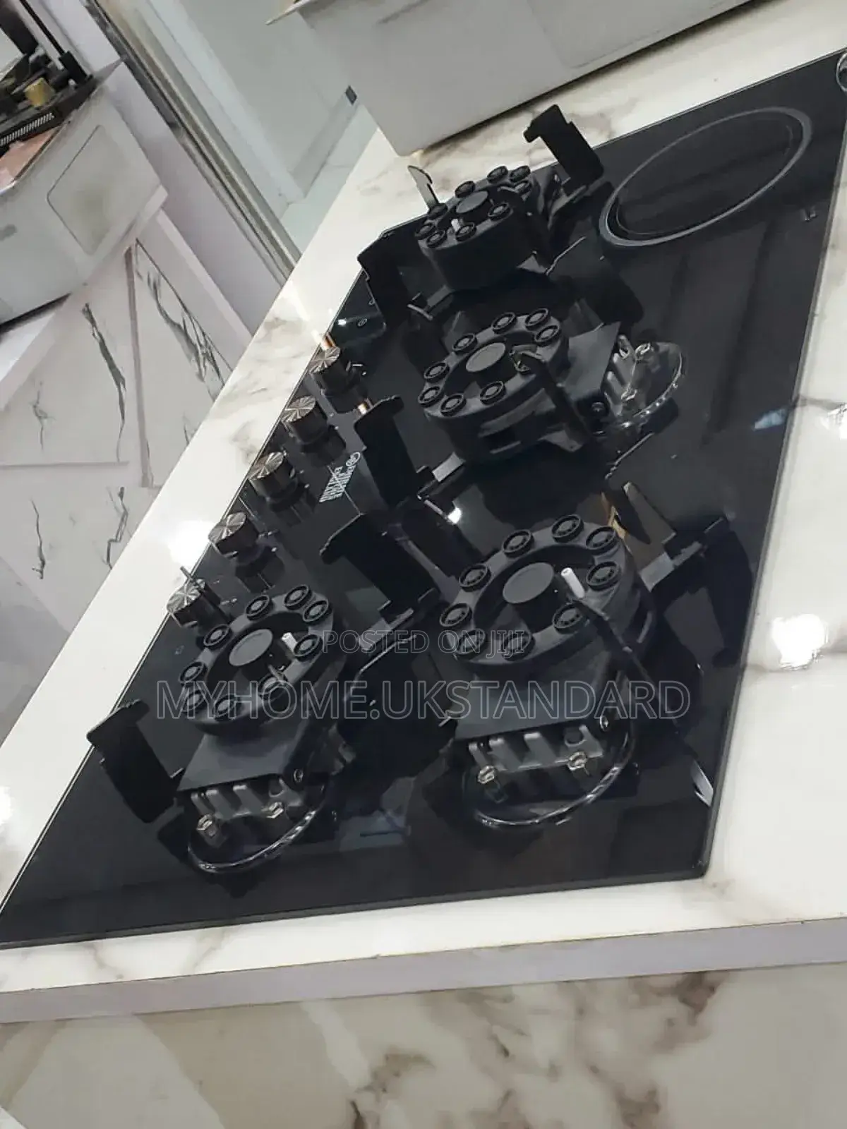 Italian Black Glass Cooker 4burner With One Hot Plate