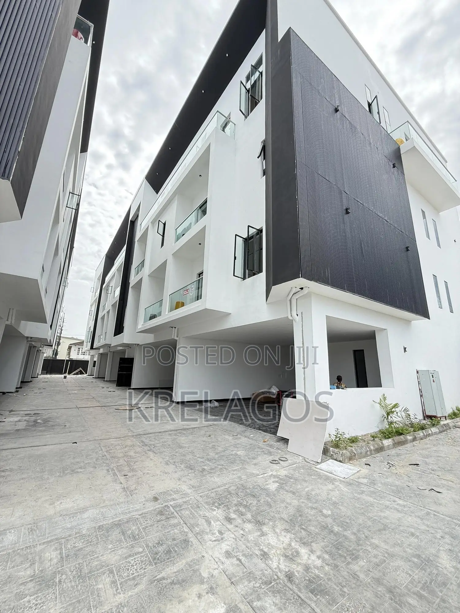 4bdrm Duplex in Ikate for sale