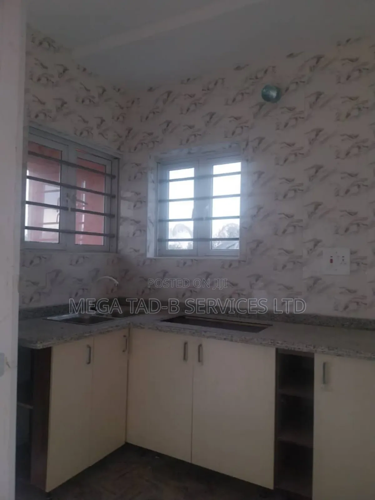 2bdrm Block of Flats in Magboro Estate, Berger for rent