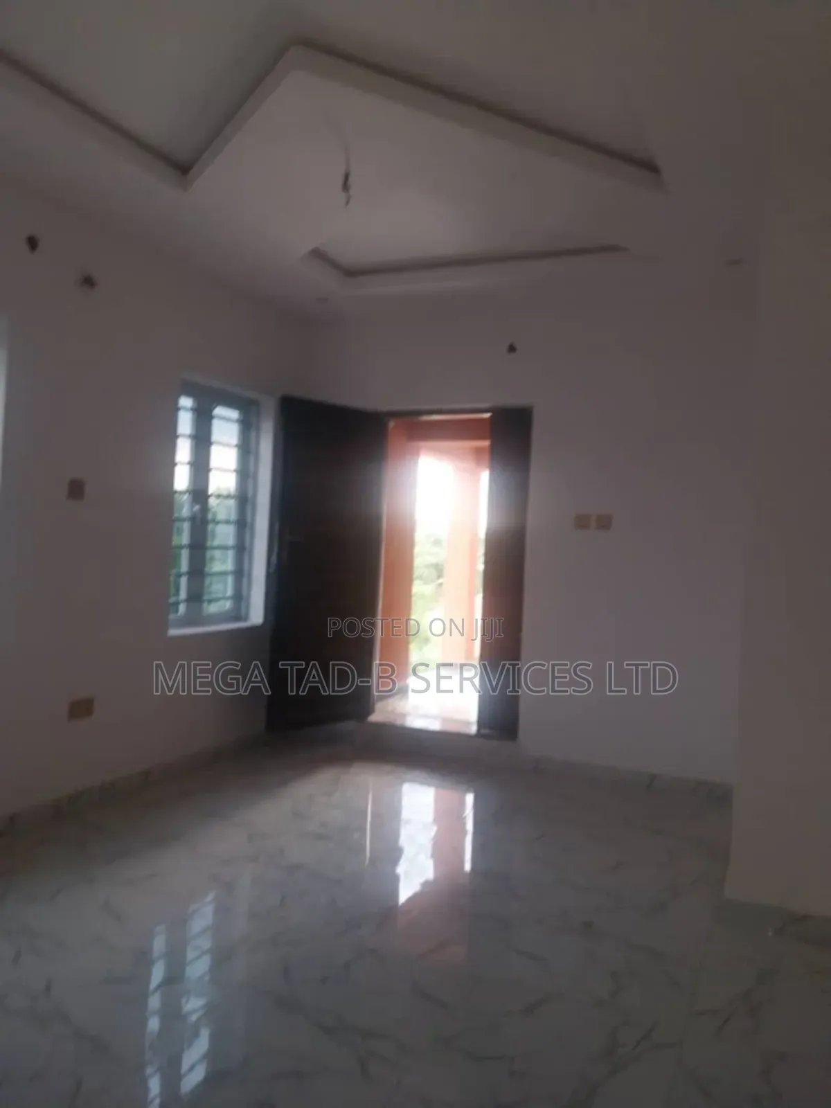 2bdrm Block of Flats in Magboro Estate, Berger for rent