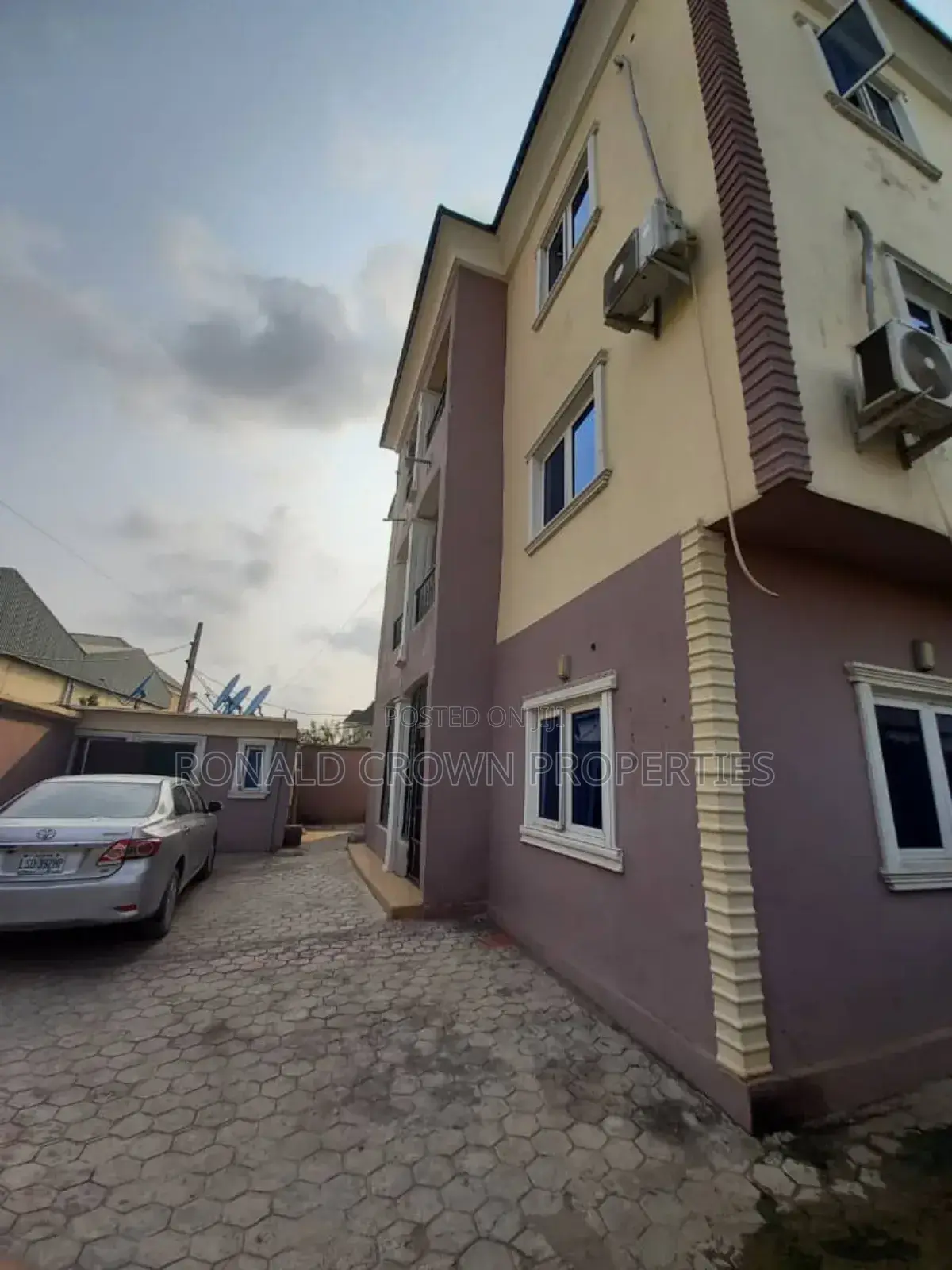 2bdrm Block of Flats in Ago Palace for sale