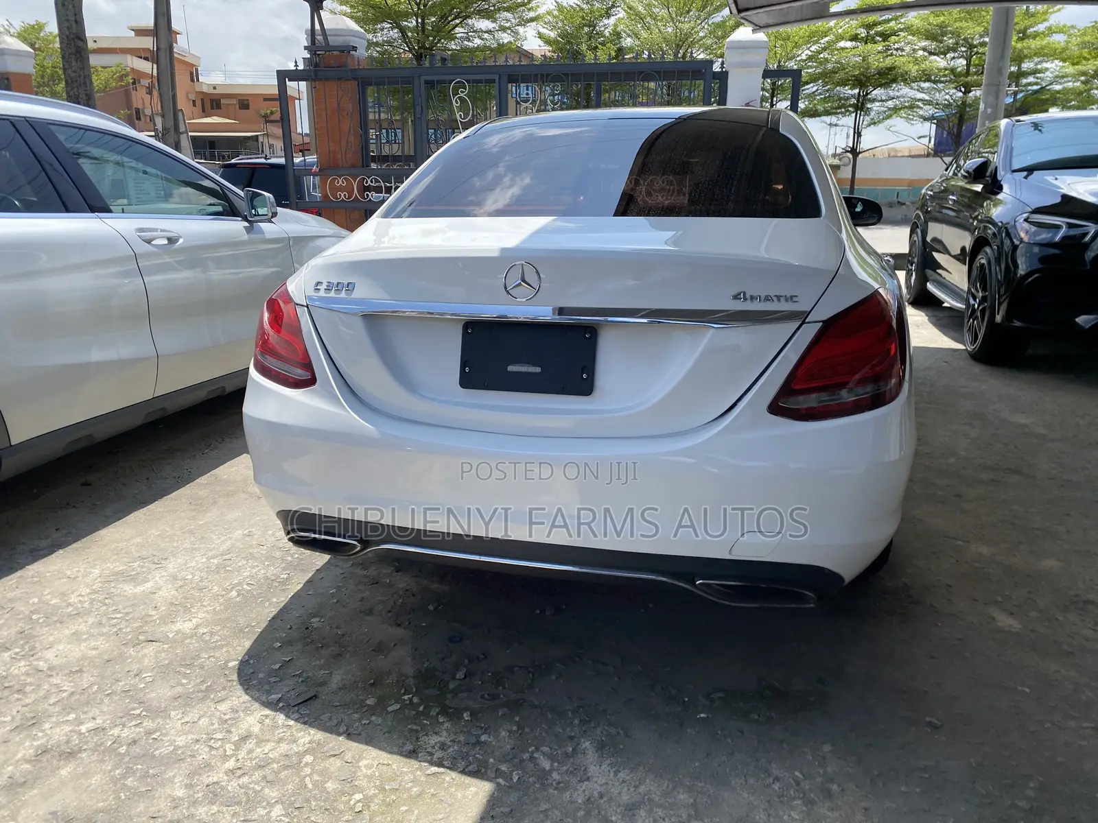 Mercedes-Benz C300 Luxury 4dr AWD 4Matic Sedan (2.0L 4cyl 7A) 2015