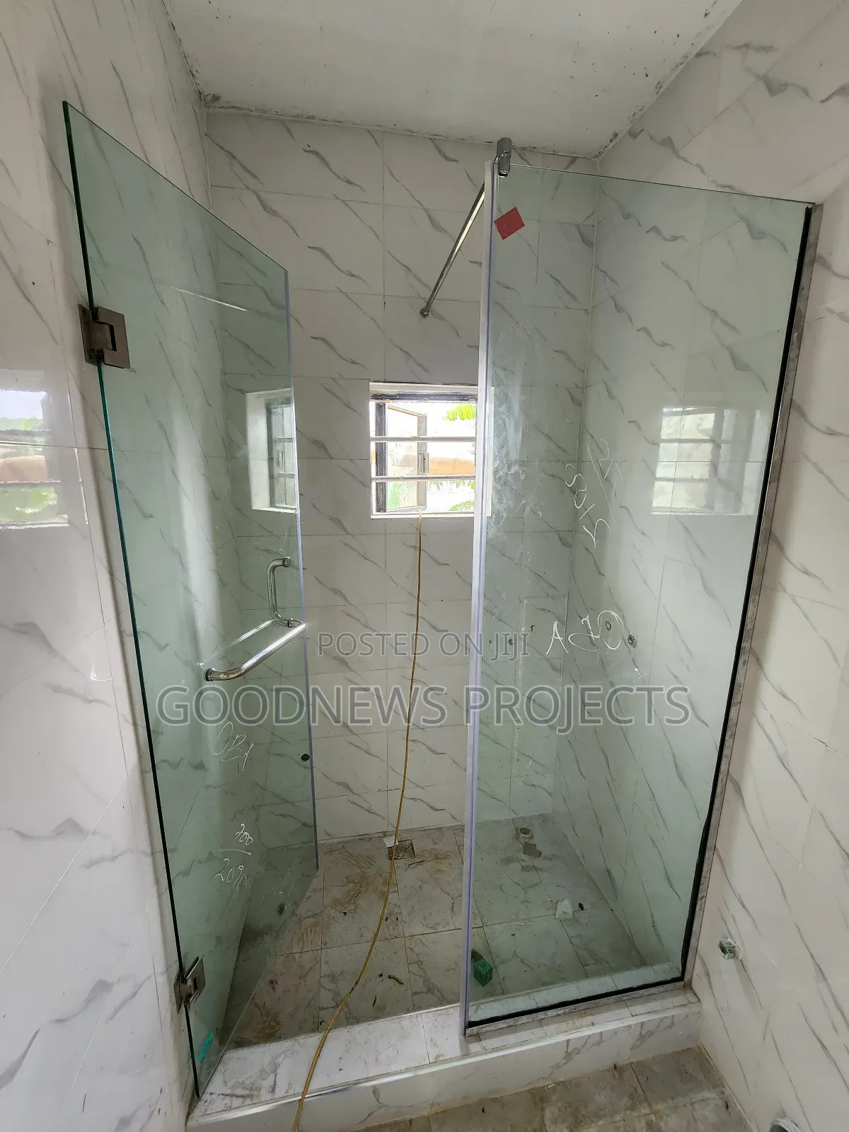 Shower Glass Door {Hinged)