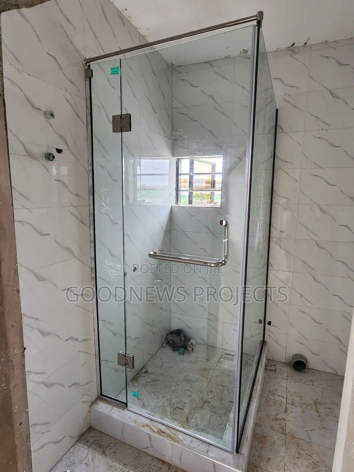 Shower Glass Cubicle (Silver Accessories