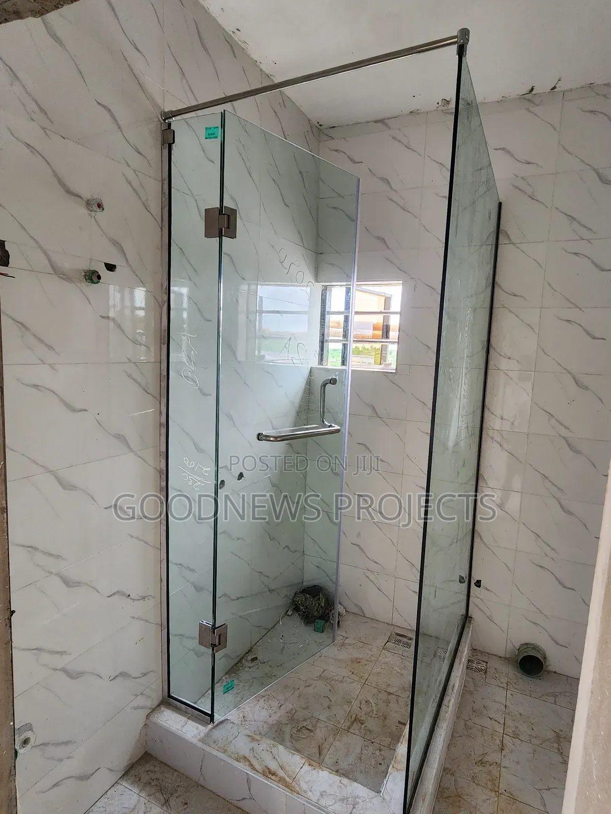 Shower Glass Cubicle (Silver Accessories