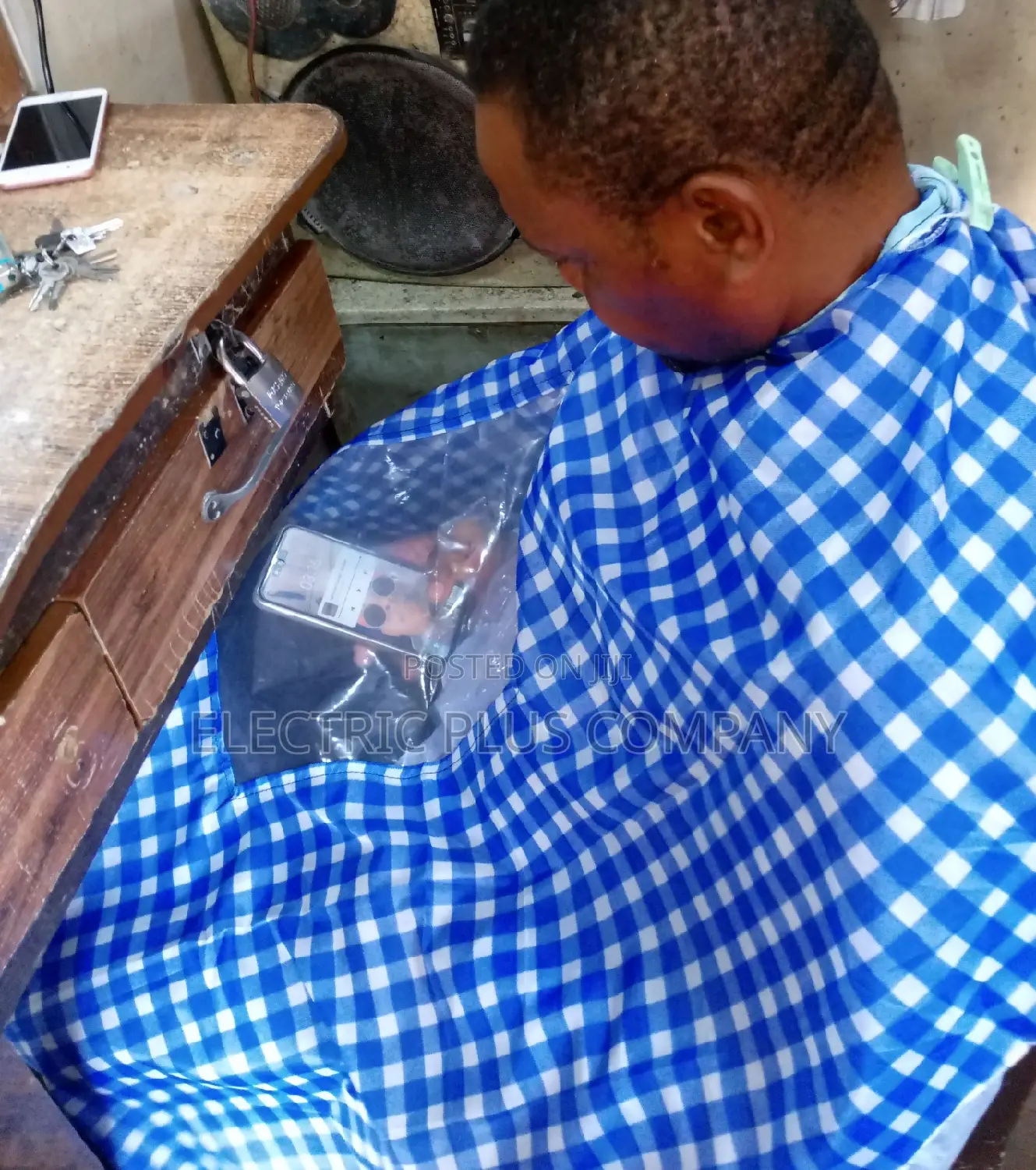 Barber Waterproof See-Through Barber / Hair Dresser Cloth