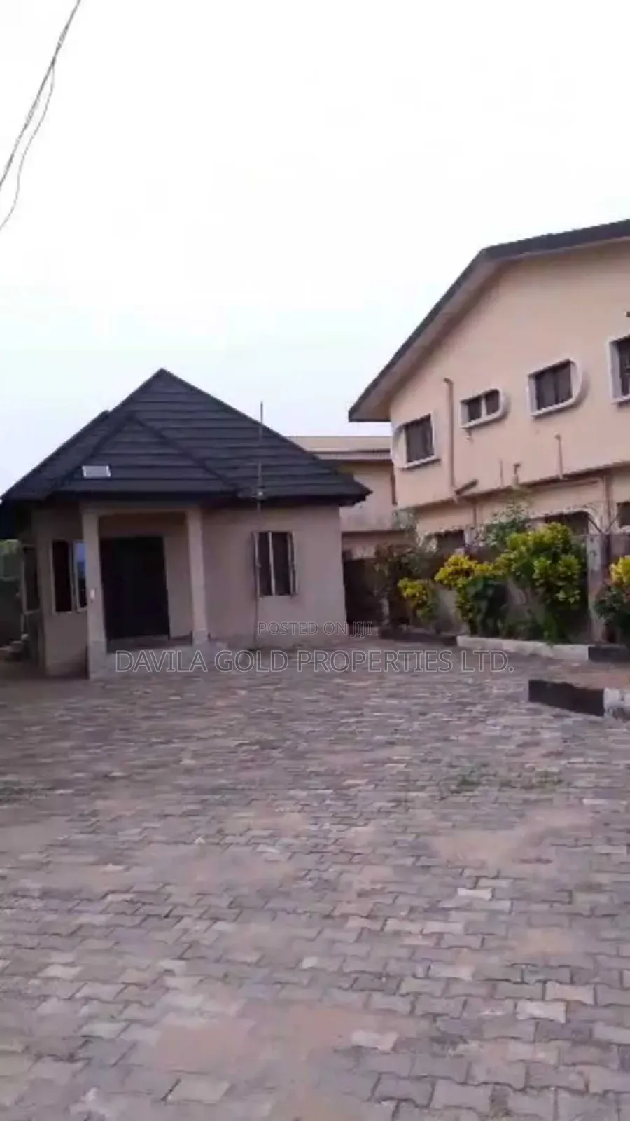 8bdrm Duplex in Benin City for sale
