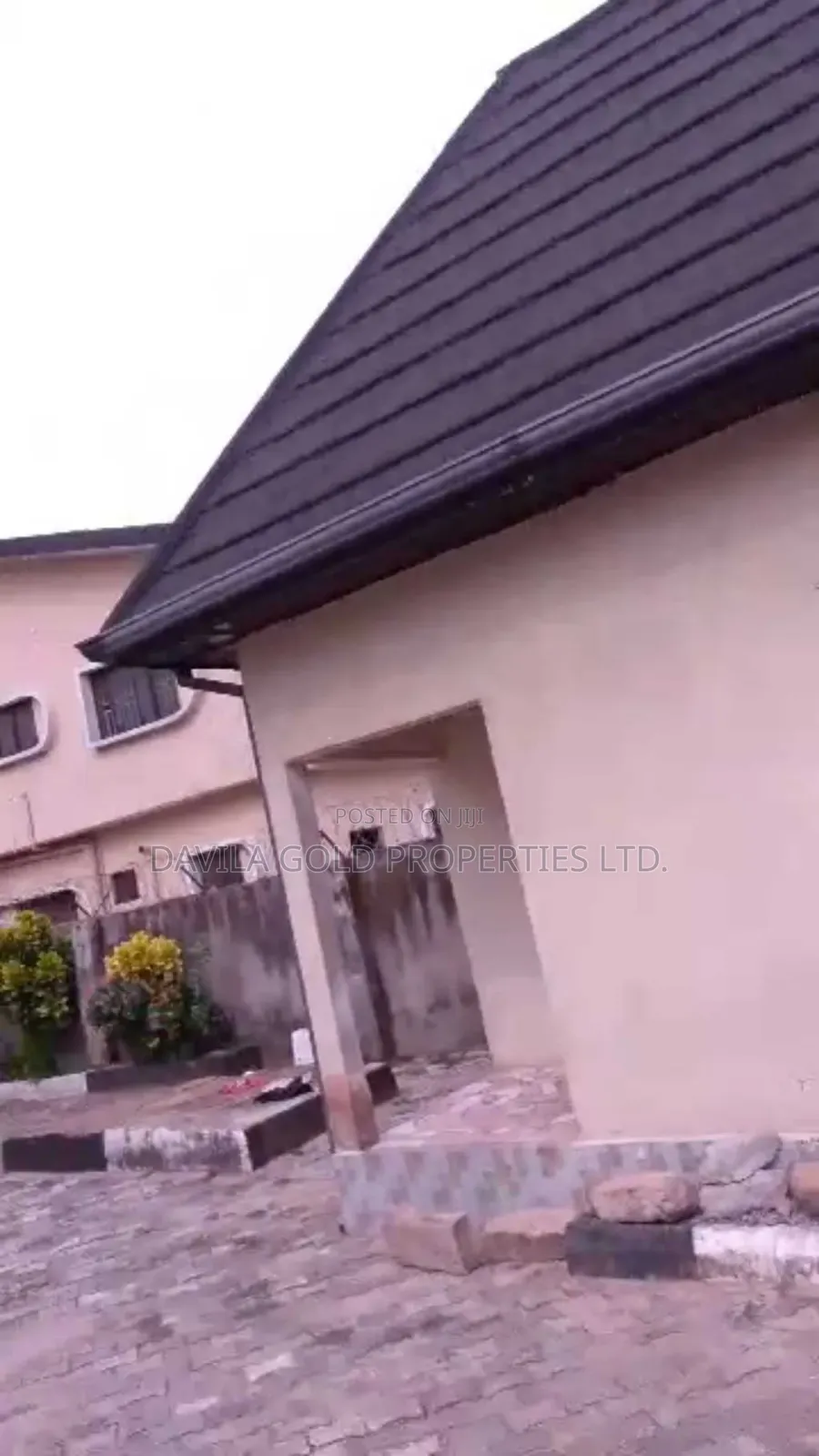 8bdrm Duplex in Benin City for sale