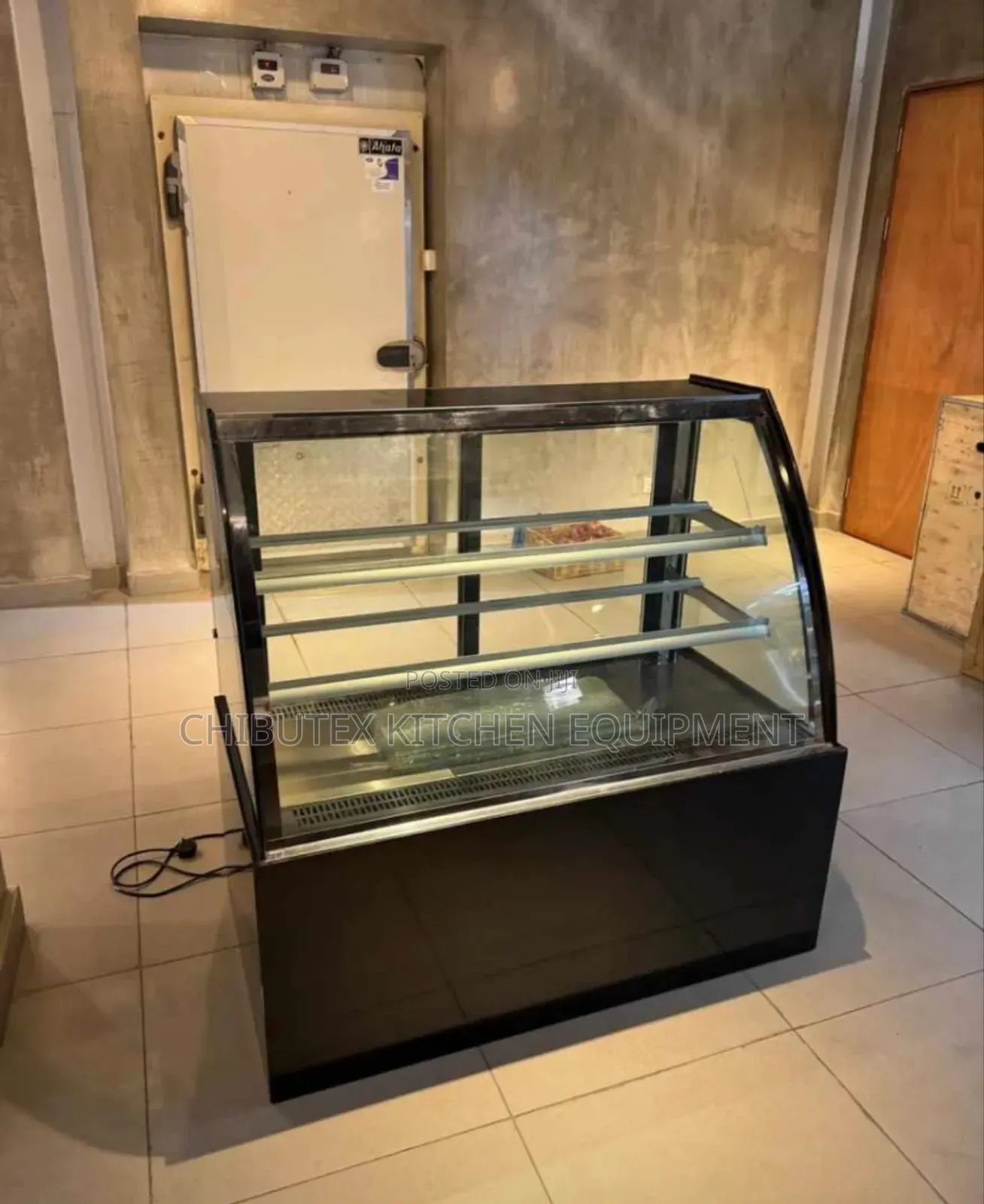 Industrial Cake Display Chiller Standing 4feet